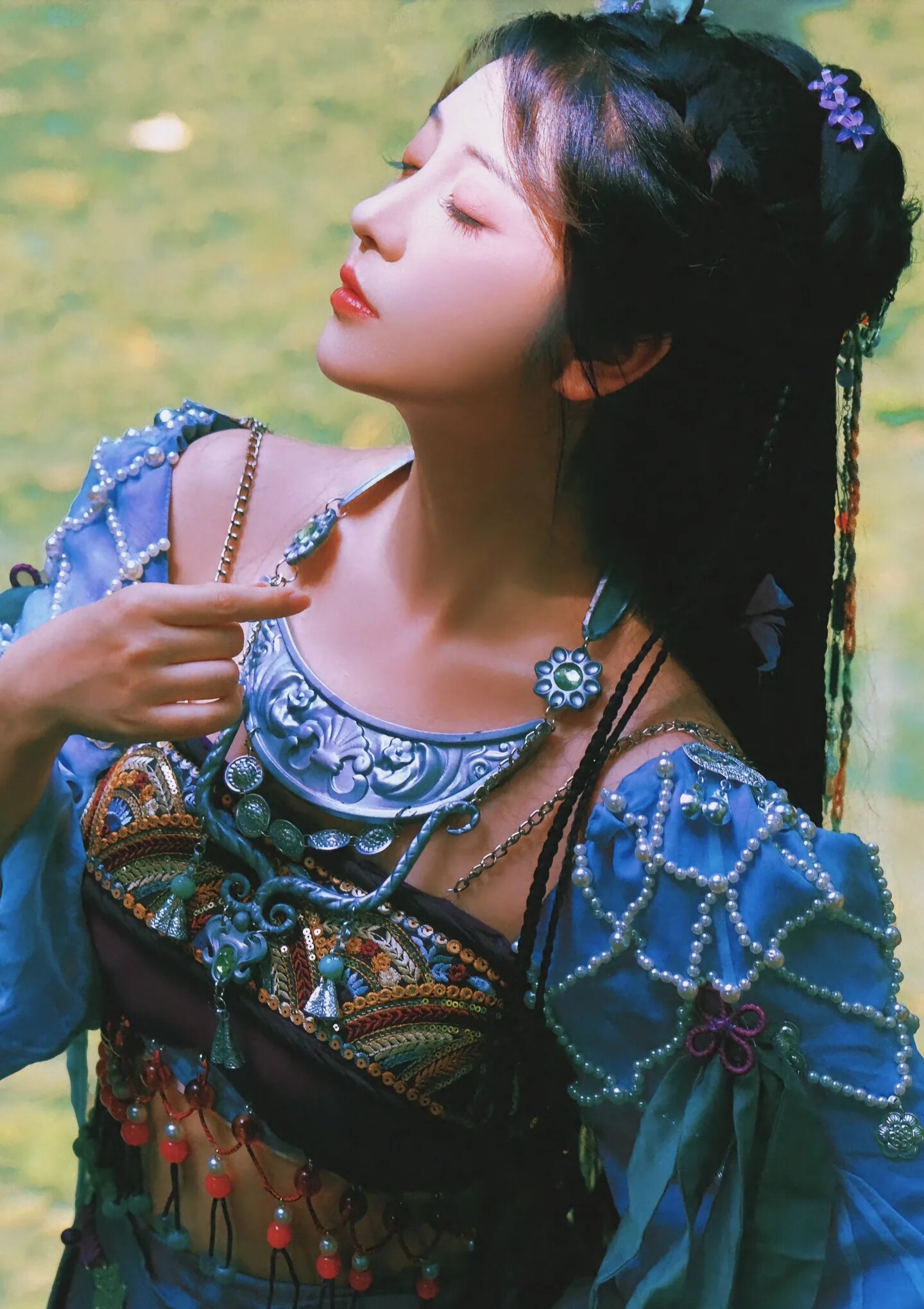 The Evolution of Cheongsam Design:The Case of Reverse-Sleeve and Flat-Cut Cheongsam The Evolution of Cheongsam Design:The Case of Reverse-Sleeve and Flat-Cut Cheongsam