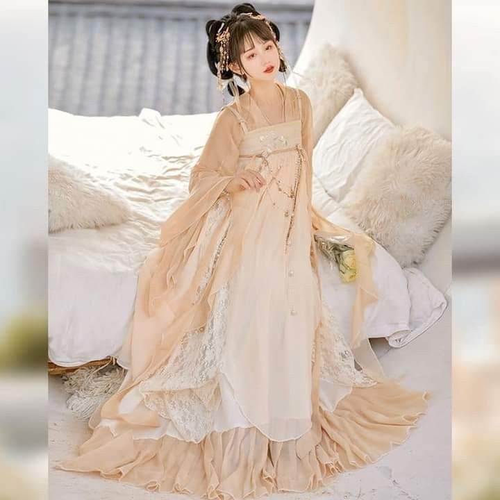 Reinventing Traditional Hanfu:Modern Innovations in Classic Chinese Fashion Reinventing Traditional Hanfu:Modern Innovations in Classic Chinese Fashion