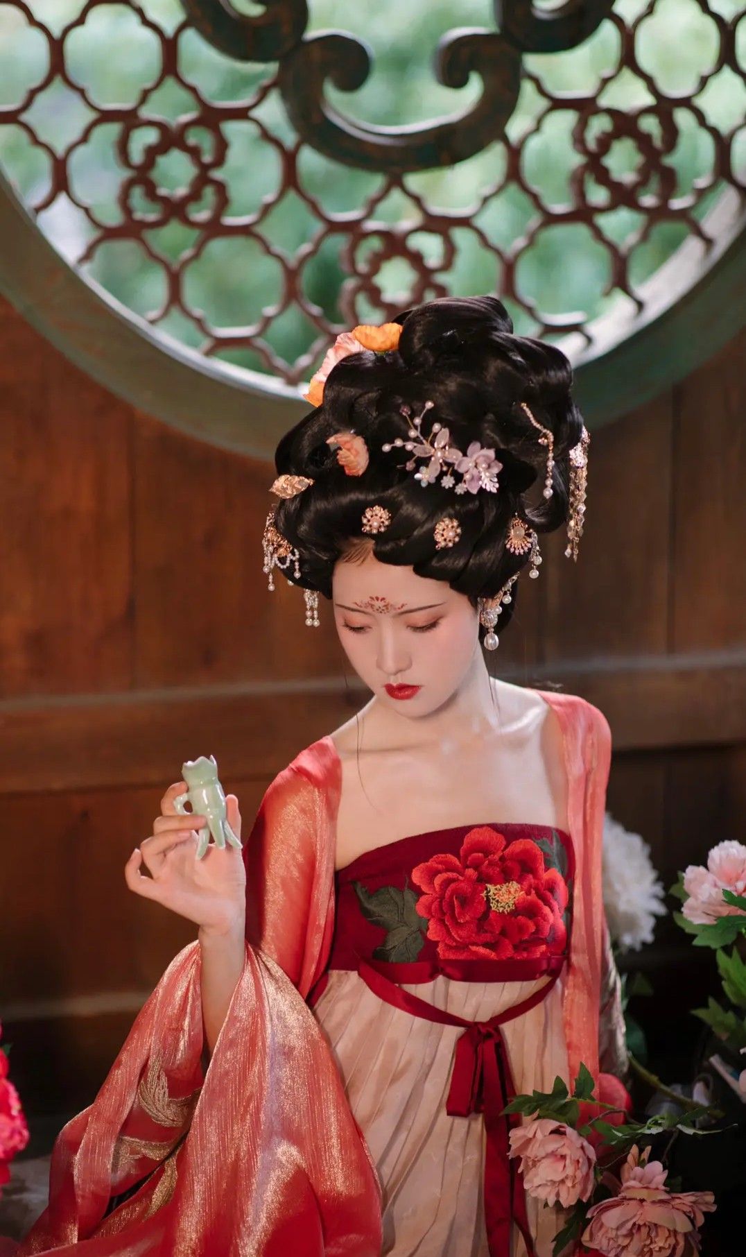 The Complete Guide to Ming-style Hanfu:A Journey Through Traditional Chinese Attire The Complete Guide to Ming-style Hanfu:A Journey Through Traditional Chinese Attire