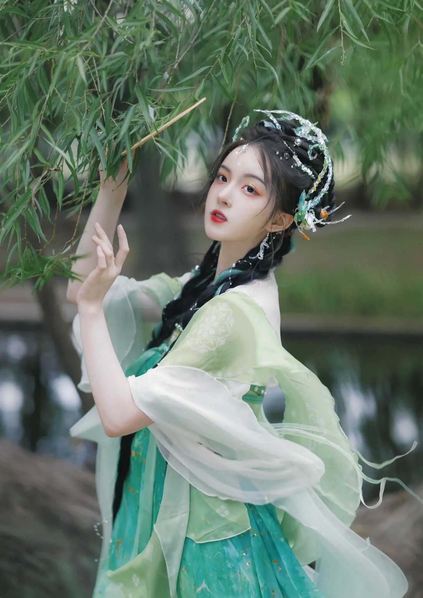 The Elegance of Hanfu Shawls and Cape-like斗篷 in Traditional Chinese Attire The Elegance of Hanfu Shawls and Cape-like斗篷 in Traditional Chinese Attire