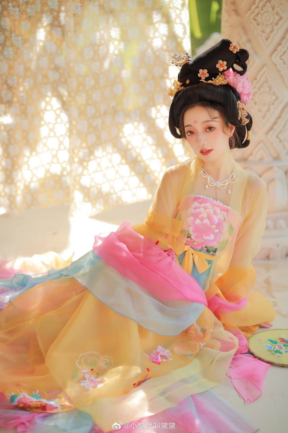 Elite Daily Fashion:The Rise of High-End Hanfu for Modern Women Elite Daily Fashion:The Rise of High-End Hanfu for Modern Women