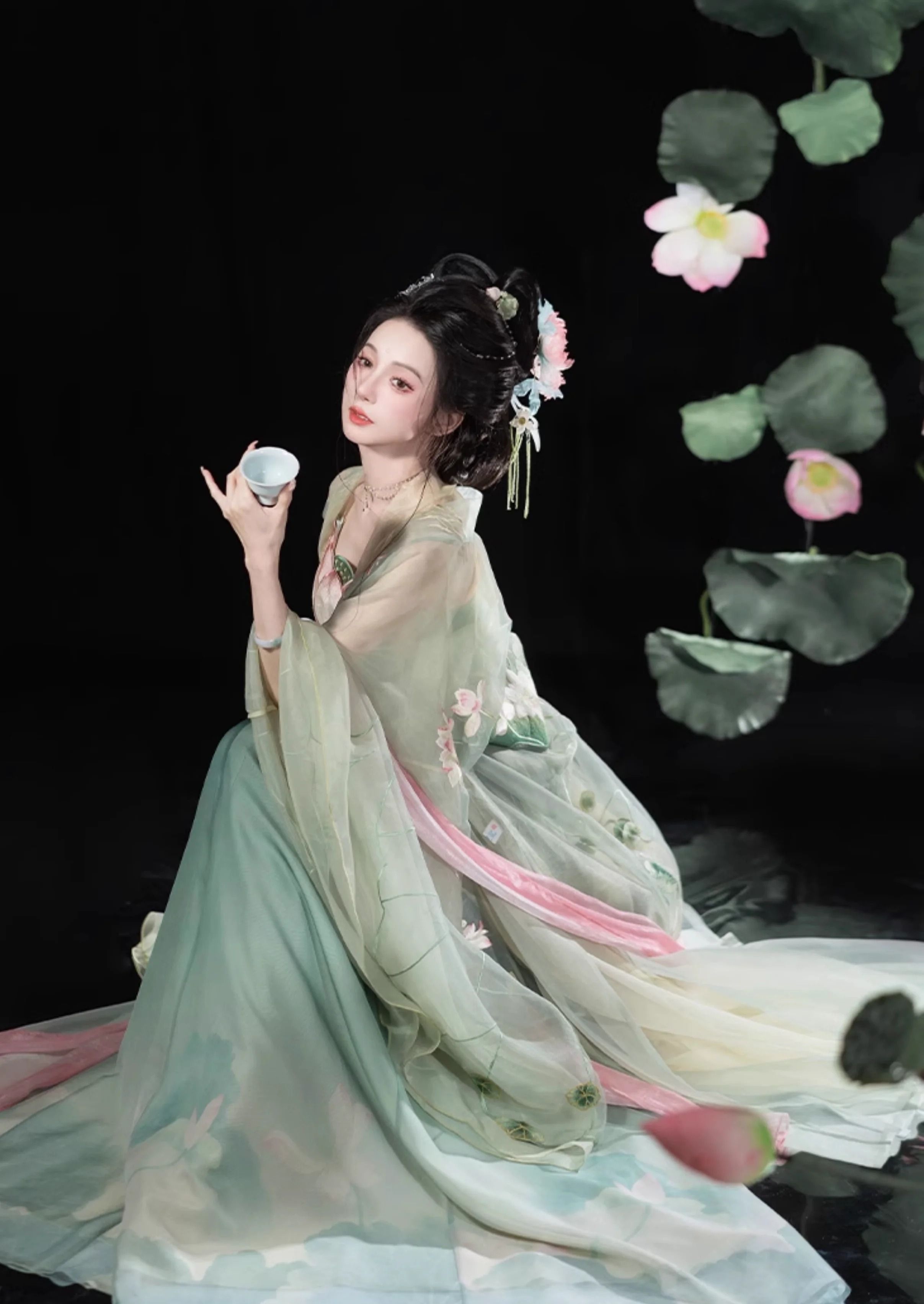 The Elegance of Ramie Qipao:A Traditional Chinese Beauty The Elegance of Ramie Qipao:A Traditional Chinese Beauty