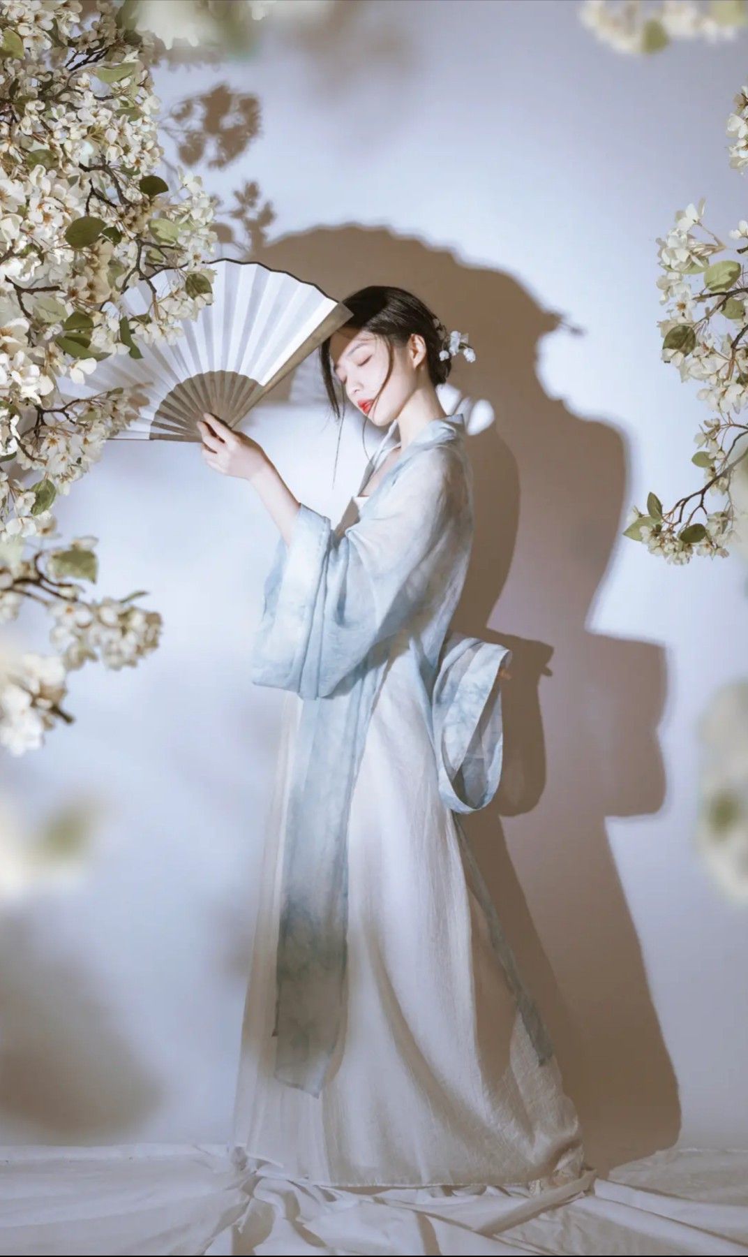 A Summer Fairy Tale in Ancient Girls Hanfu Fashion A Summer Fairy Tale in Ancient Girls Hanfu Fashion