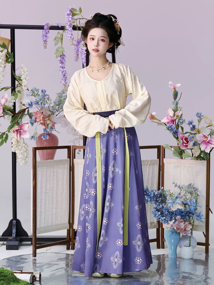 Elegant and Adorable Hanfu Fashion for the Petite 150cm Frame Elegant and Adorable Hanfu Fashion for the Petite 150cm Frame