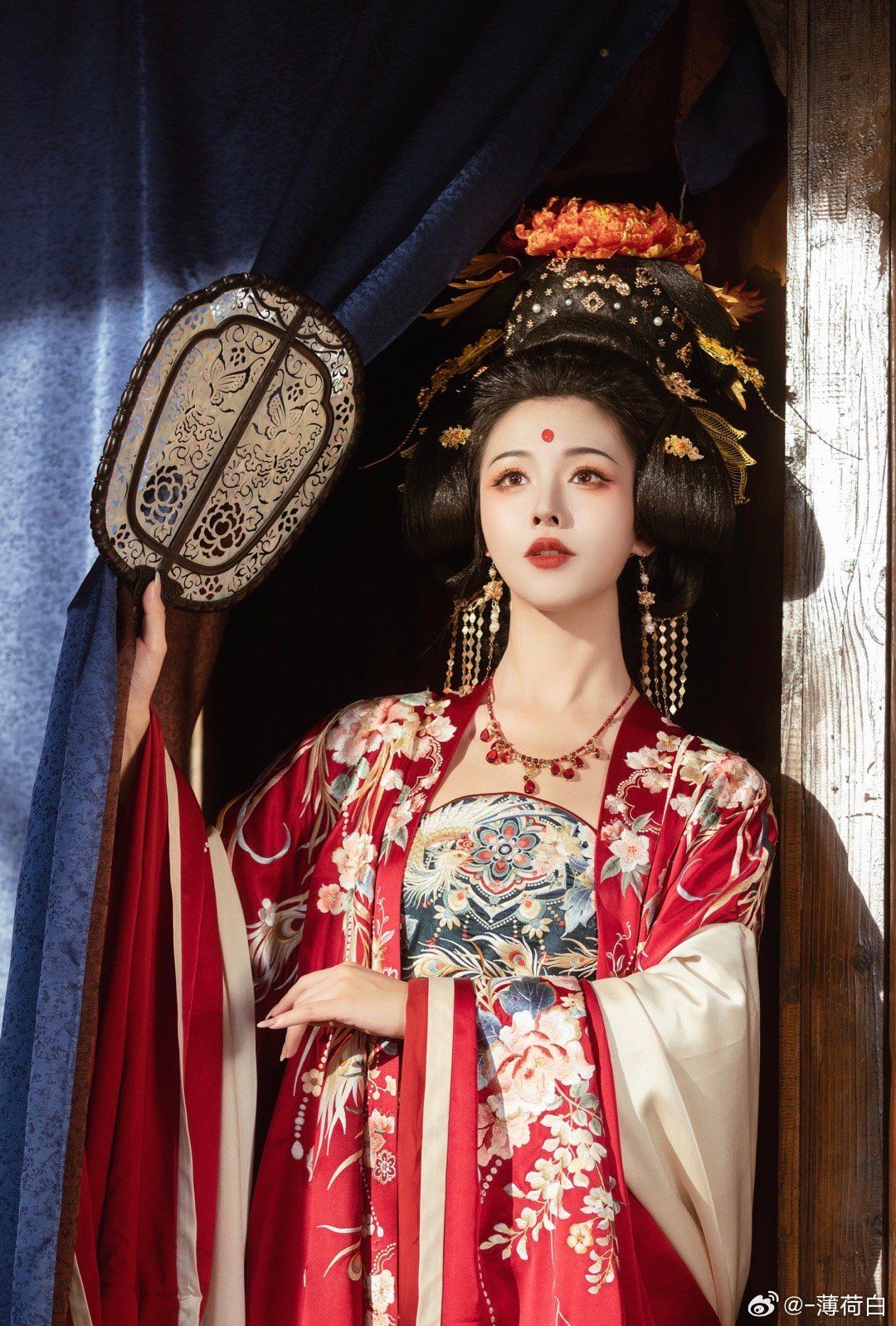 The Unique Charm of Pinecone Patterned Hanfu:Traditional Chinese Elegance The Unique Charm of Pinecone Patterned Hanfu:Traditional Chinese Elegance