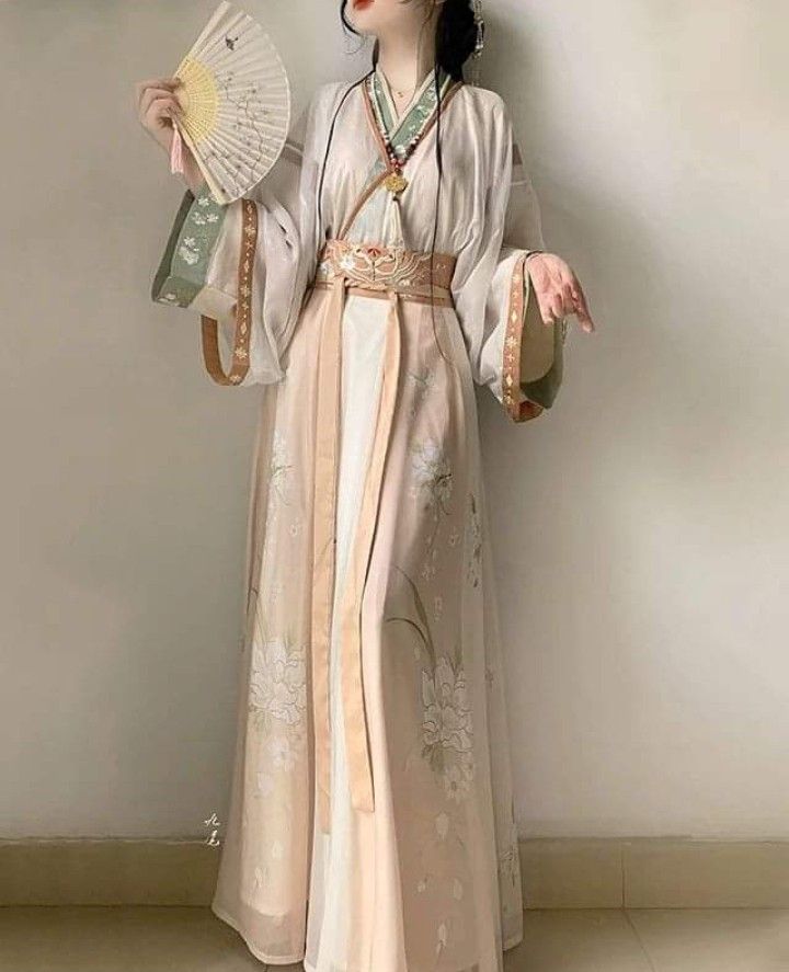 Childrens Li Xiangyi Style Hanfu Fashion:Exploring the Trend of Traditional Chinese Clothing Childrens Li Xiangyi Style Hanfu Fashion:Exploring the Trend of Traditional Chinese Clothing
