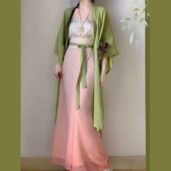 The Blue Worn-out Sleeve Hanfu:A Journey into Traditional Chinese Fashion The Blue Worn-out Sleeve Hanfu:A Journey into Traditional Chinese Fashion