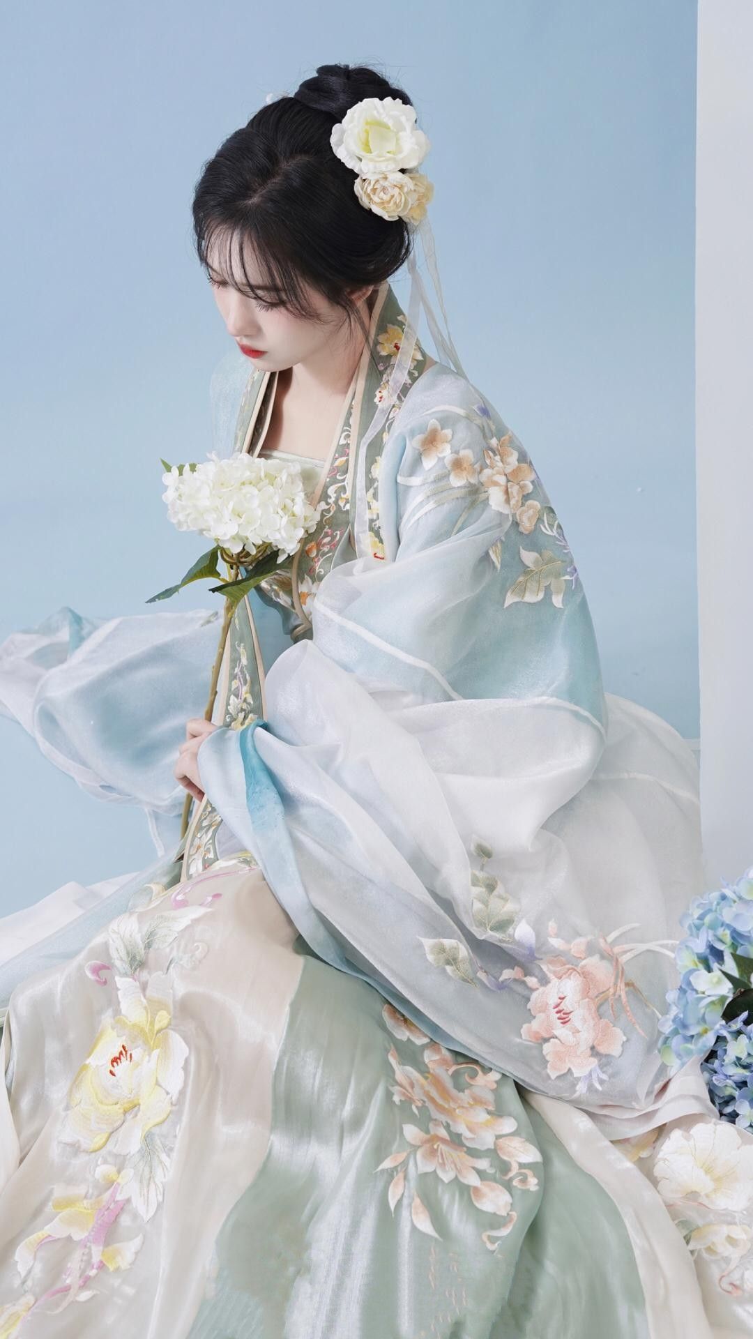 The Enchanting Union of a Red Cheongsam Bride The Enchanting Union of a Red Cheongsam Bride