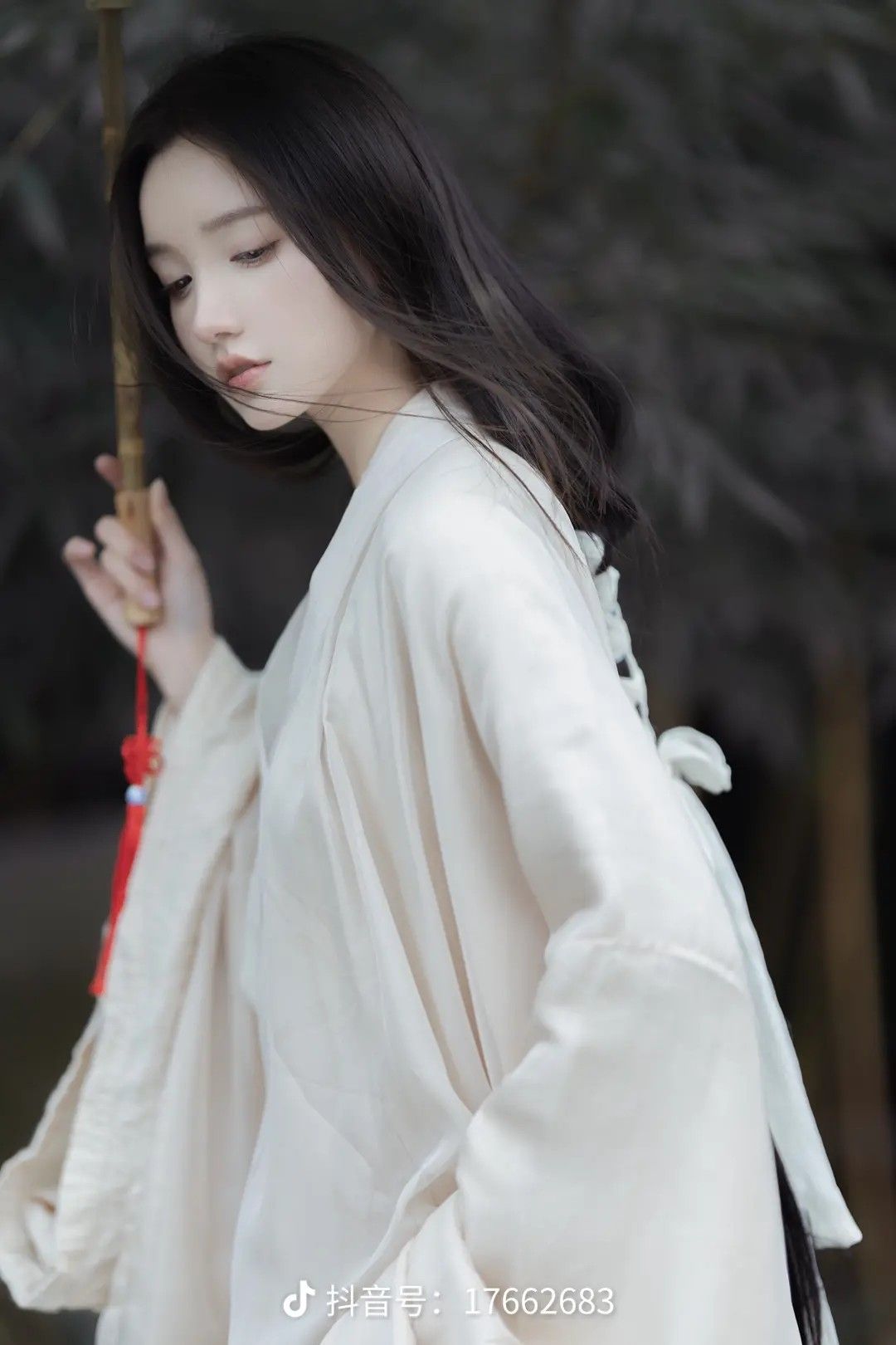 The Enchanting Beauty of Cheongsam Dance in Slow Rhythm The Enchanting Beauty of Cheongsam Dance in Slow Rhythm
