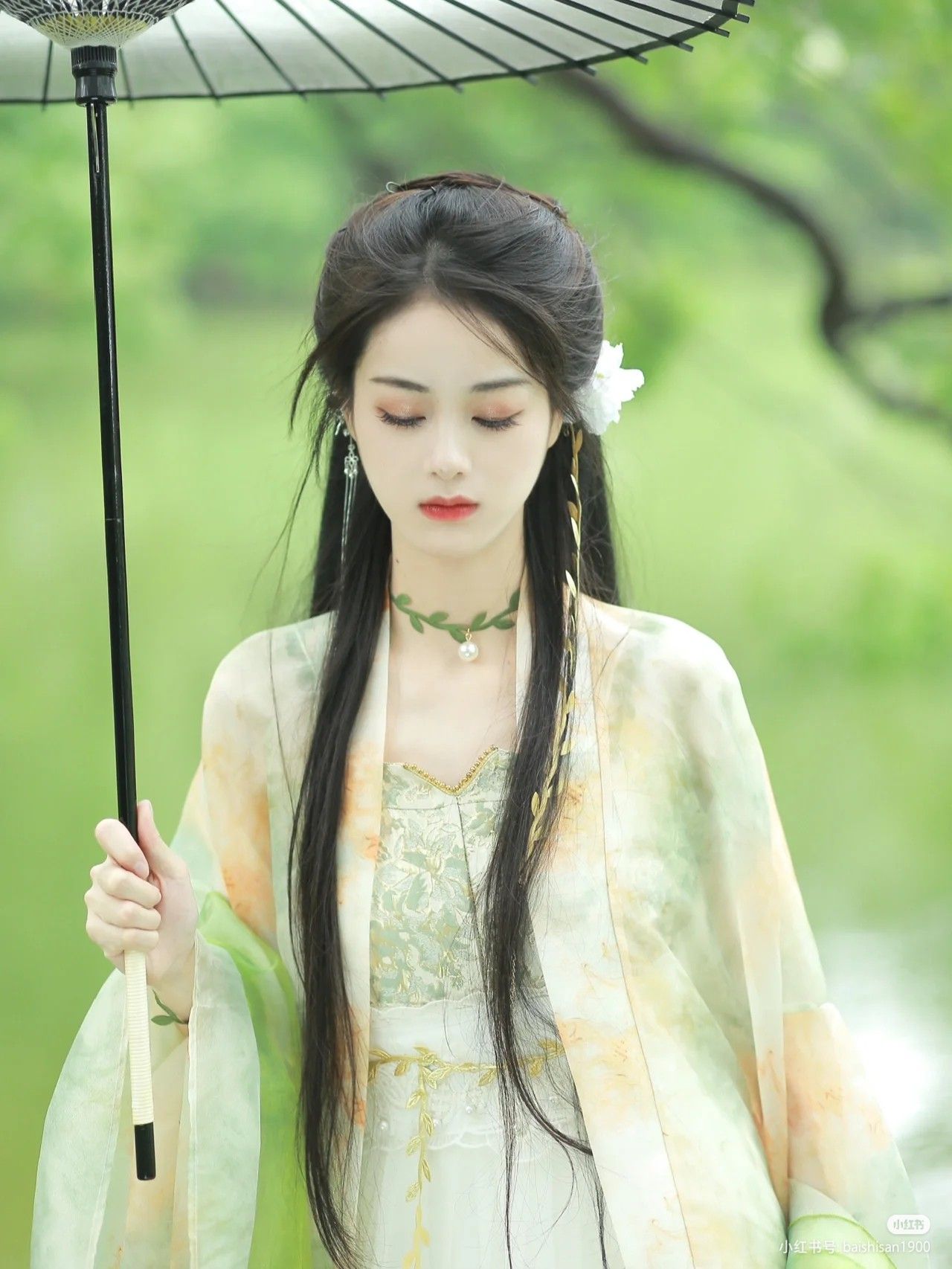 Spring Qipao Style Dress:Embracing the Traditional Charm of China Spring Qipao Style Dress:Embracing the Traditional Charm of China
