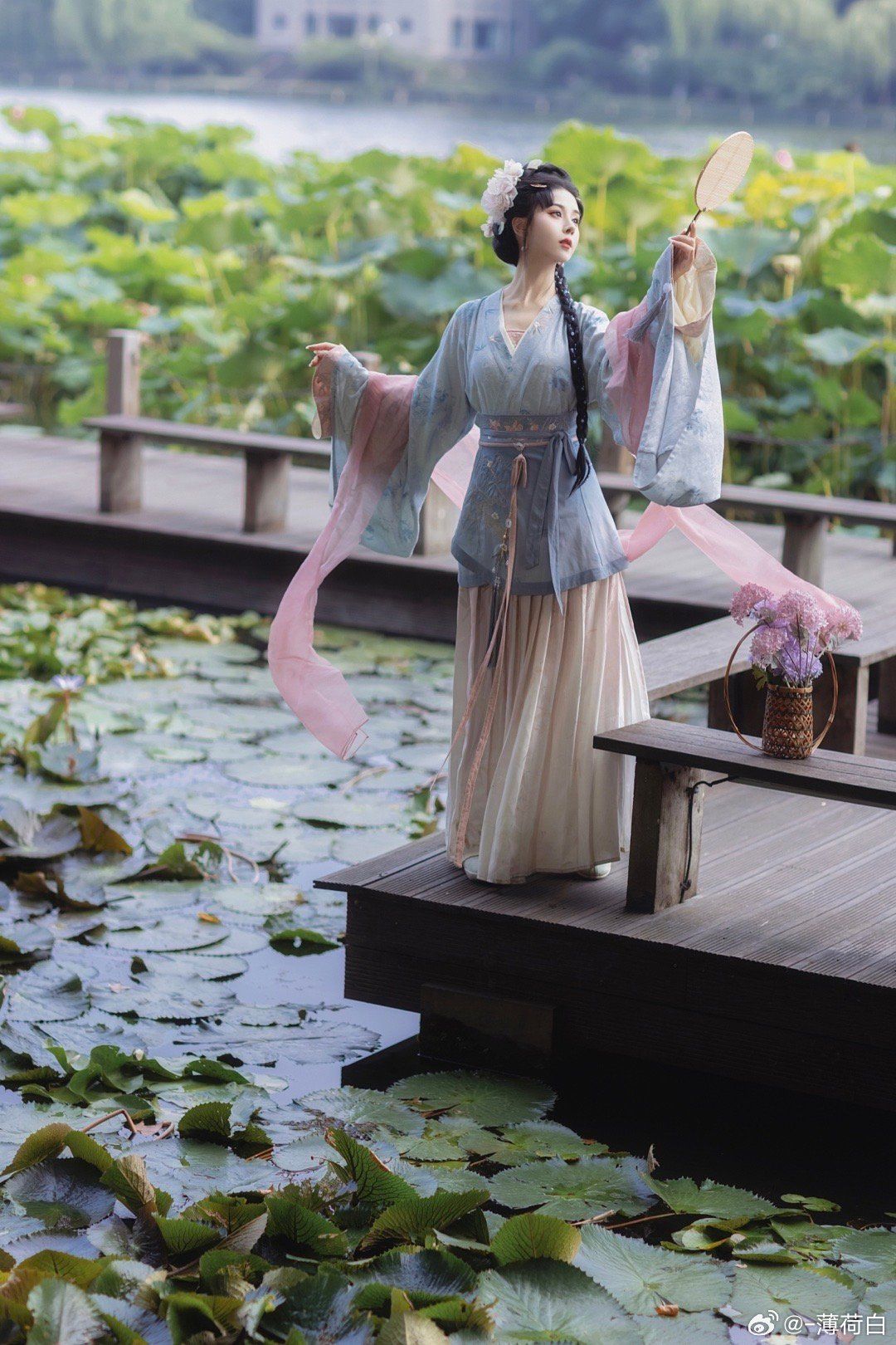 Unique Cheongsam:A Rare Glimpse into Traditional Chinese Elegance