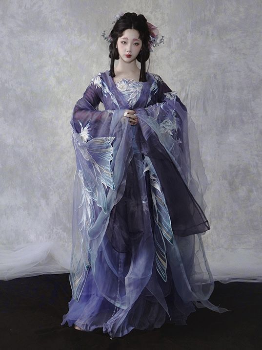 Tang-Style Hanfu Short-Sleeved:A Blend of Traditional Elegance and Modern Comfort Tang-Style Hanfu Short-Sleeved:A Blend of Traditional Elegance and Modern Comfort