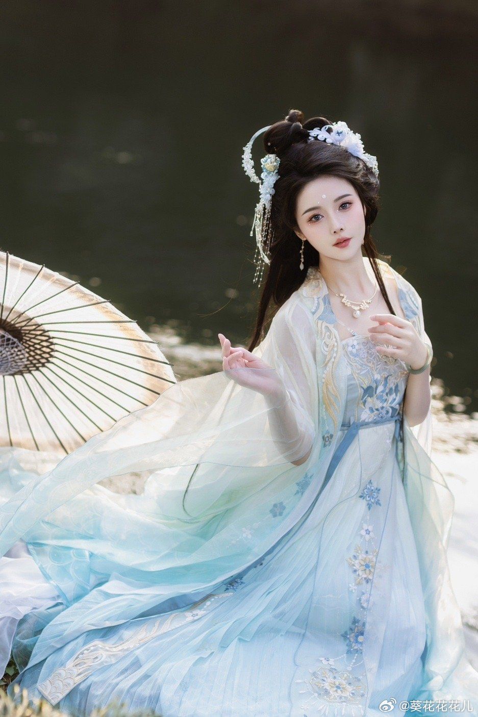 The Delightful Cheongsam of the Mother-in-Law:An Insight into the World of Acetate Silk Fabric The Delightful Cheongsam of the Mother-in-Law:An Insight into the World of Acetate Silk Fabric