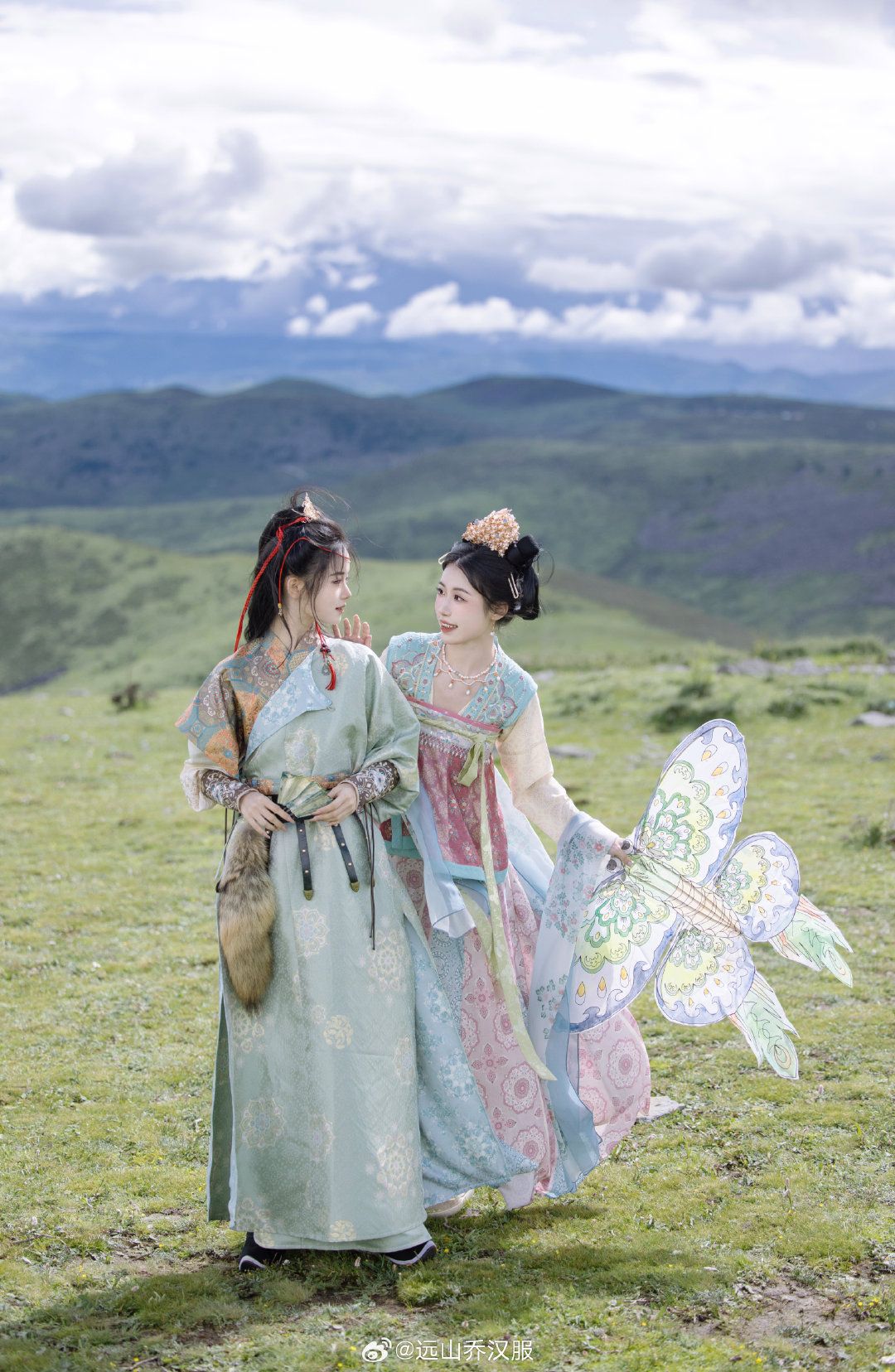 Enhanced Thickness of the Horseface Skirt and Blouse:A Fashionable Evolution Enhanced Thickness of the Horseface Skirt and Blouse:A Fashionable Evolution