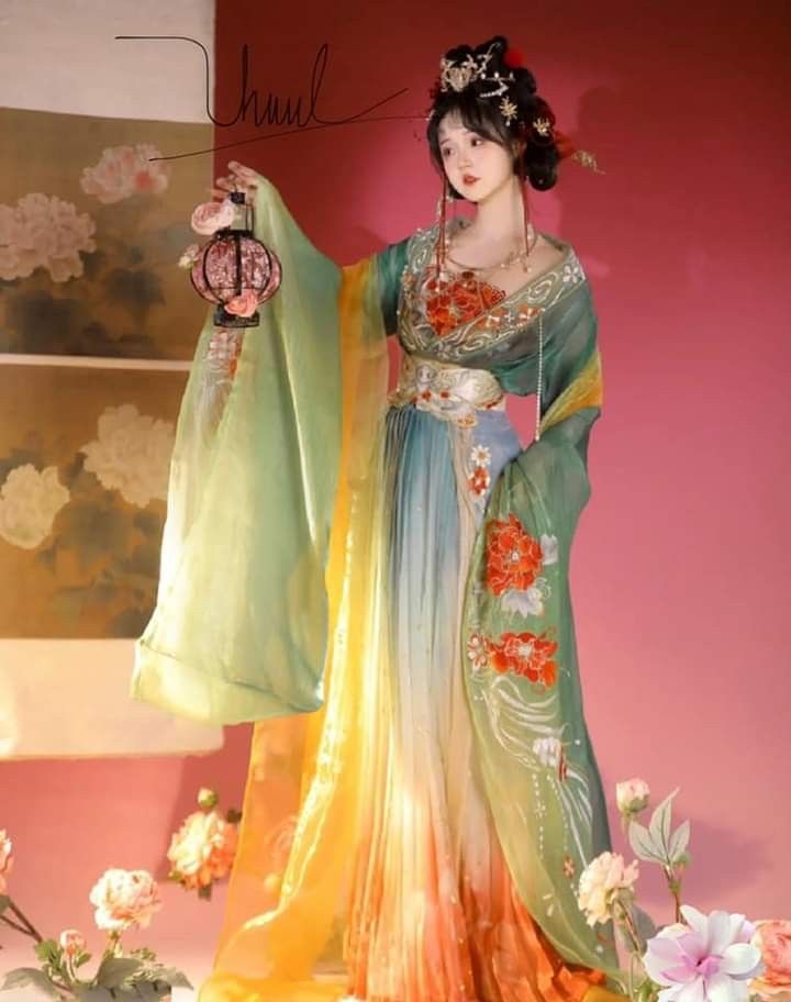 Embroidery-Adorned Hanfu Women:A Blend of Ancient Tradition and Modern Elegance Embroidery-Adorned Hanfu Women:A Blend of Ancient Tradition and Modern Elegance