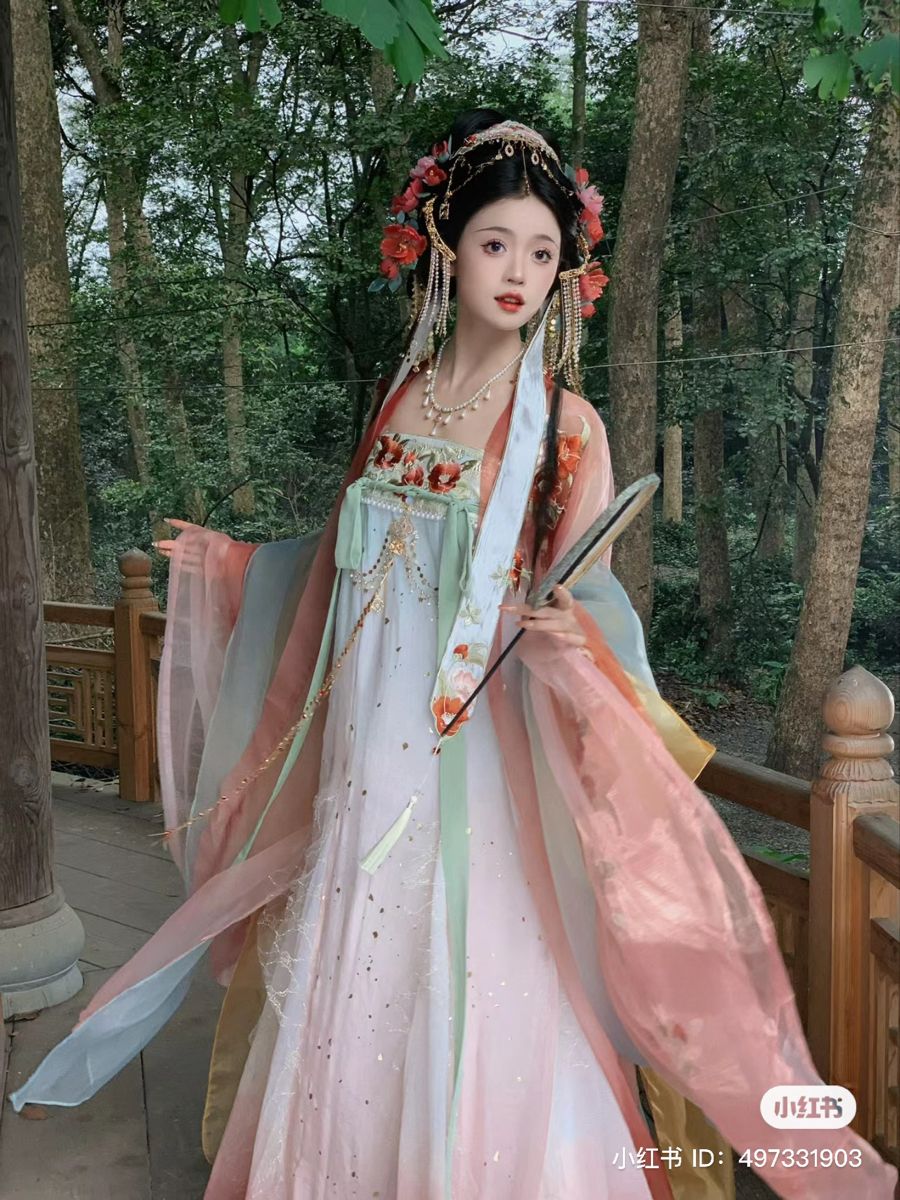 A Tale of the Pink Cheongsam Skirt:The Long-Awaited Chinese Fashion Statement A Tale of the Pink Cheongsam Skirt:The Long-Awaited Chinese Fashion Statement