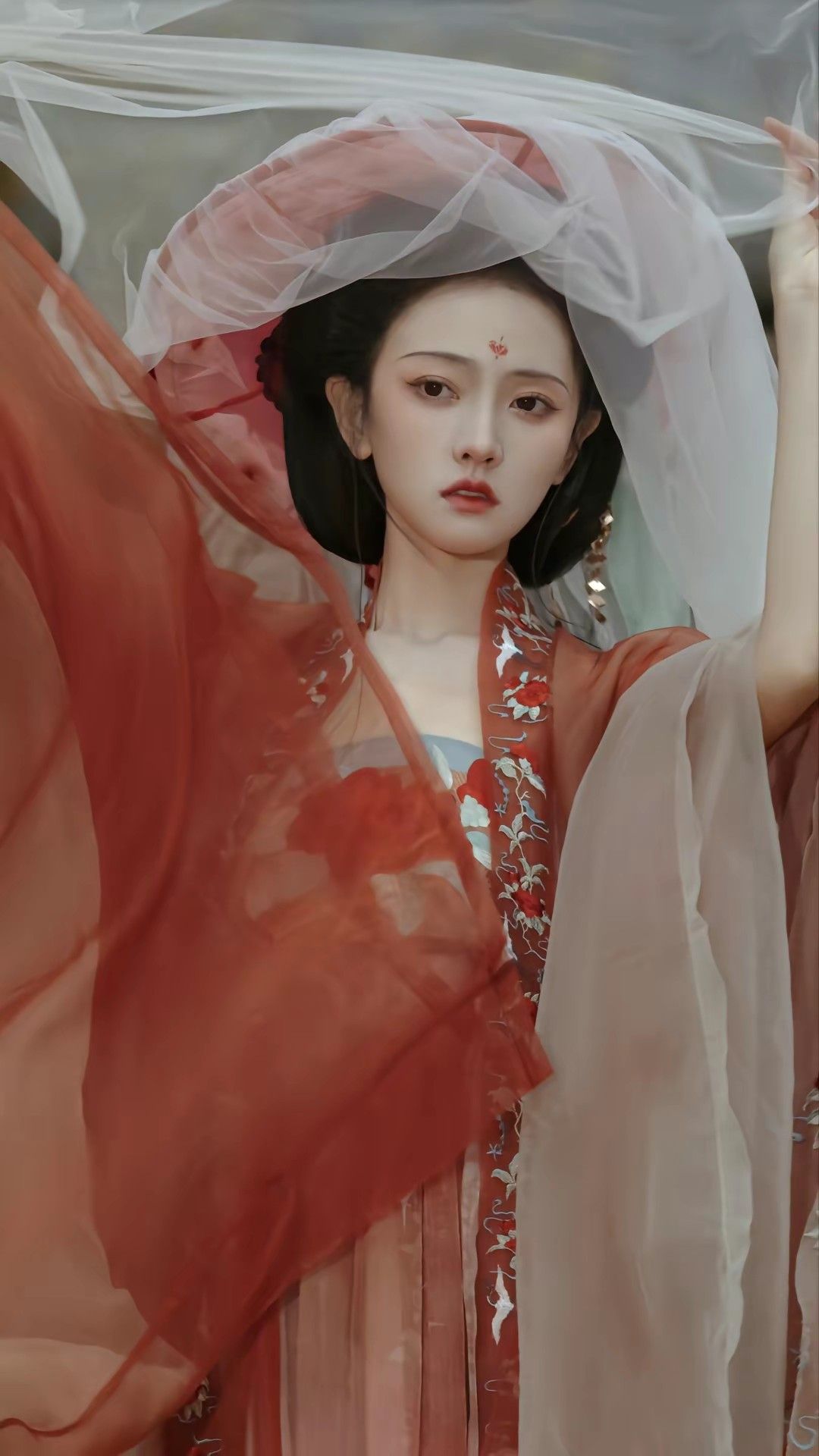 Ancient Hair Ornamentation:The Splendid Art of Flower-Decorated Hair in Traditional Chinese Costume Ancient Hair Ornamentation:The Splendid Art of Flower-Decorated Hair in Traditional Chinese Costume