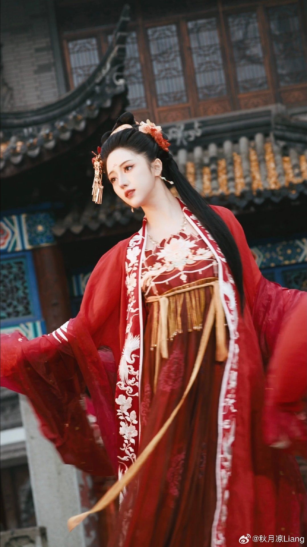 The Journey of a Young Girl into the World of Hanfu at Age Eleven The Journey of a Young Girl into the World of Hanfu at Age Eleven