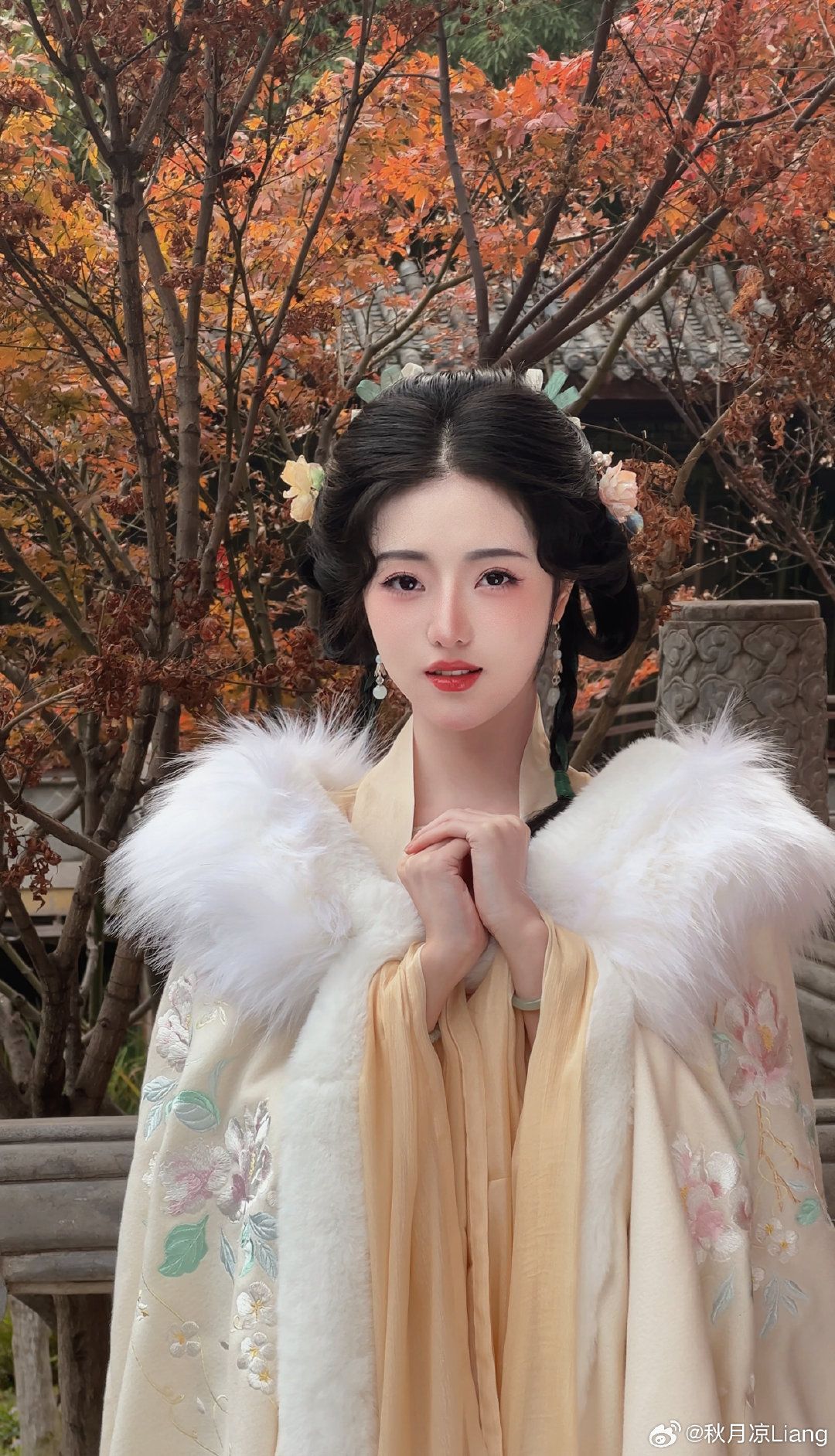 The Journey of the Long Song:Original Hanfu with Grand Sleeves The Journey of the Long Song:Original Hanfu with Grand Sleeves
