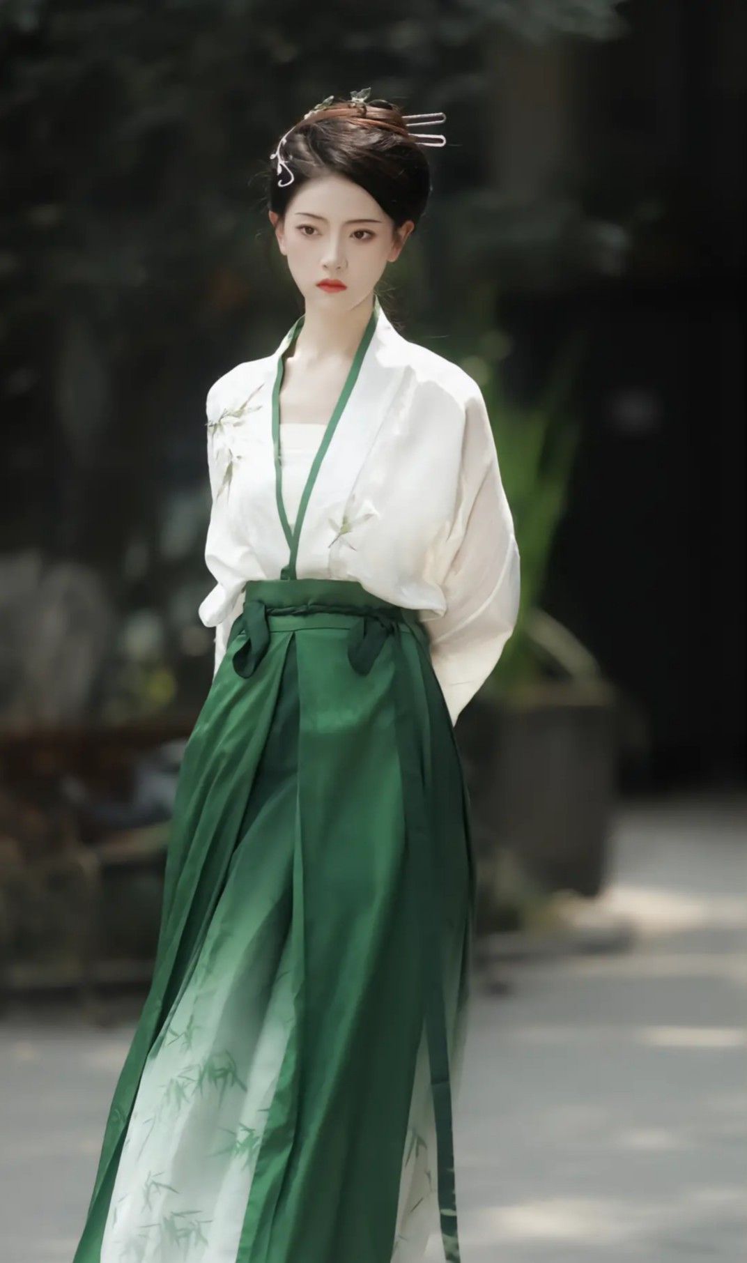 Unwavering Elegance:The New 2024 Qipao Revolution Unwavering Elegance:The New 2024 Qipao Revolution