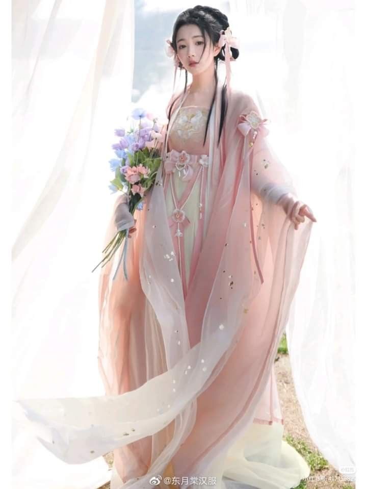 Vintage Hat Styles to Match Your Qipao:A Retro Revival Vintage Hat Styles to Match Your Qipao:A Retro Revival