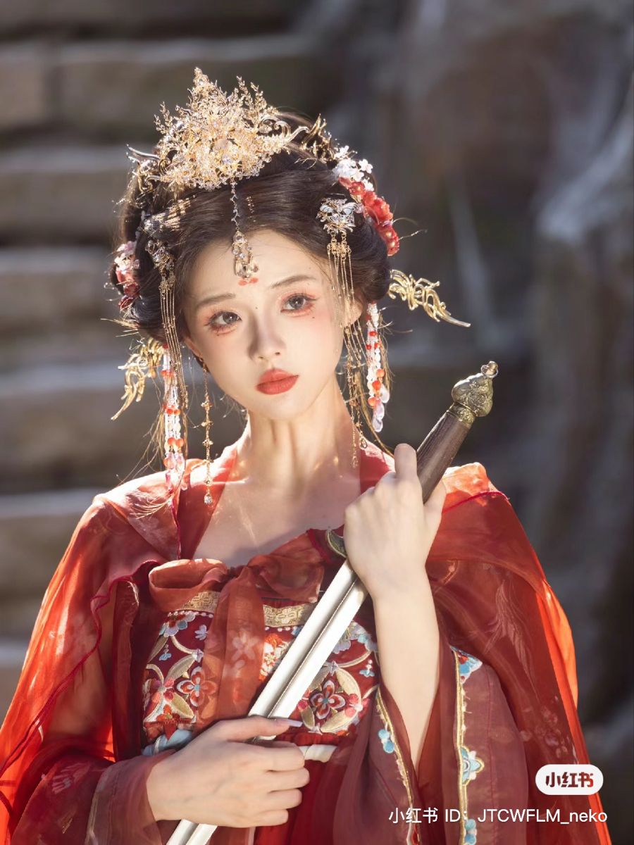 Princess in a Splendid Hanfu Robe:A 10-Year-Old Fairy Tale Charm Princess in a Splendid Hanfu Robe:A 10-Year-Old Fairy Tale Charm