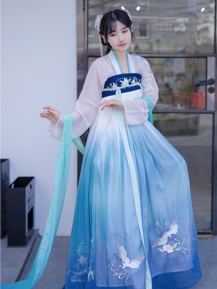 2023 New Style Tang Suit Womens Jacket:A Blend of Tradition and Modernity