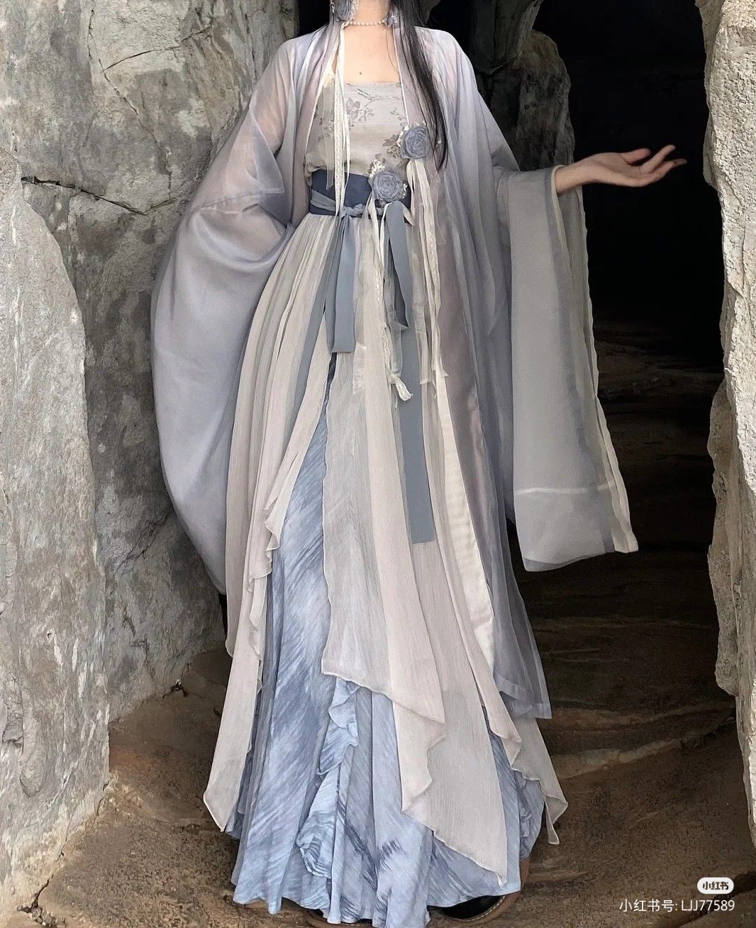 The Splendor of Tang-Style Hanfu in Summer The Splendor of Tang-Style Hanfu in Summer
