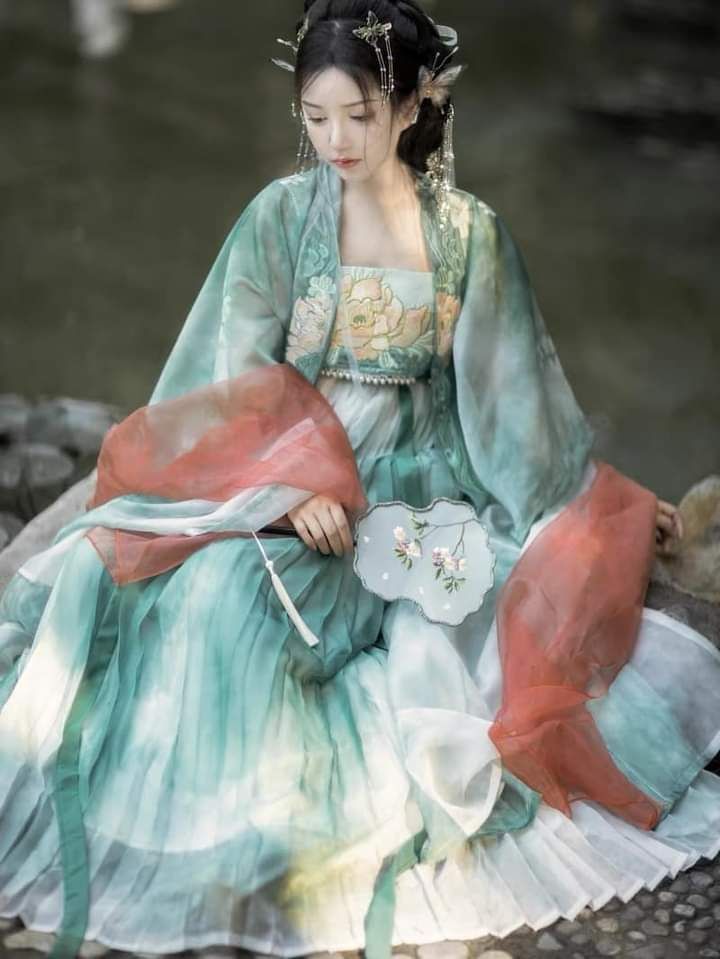 The Dedicated Underwear for Cheongsam:The Qipaos Secret Base Layer The Dedicated Underwear for Cheongsam:The Qipaos Secret Base Layer