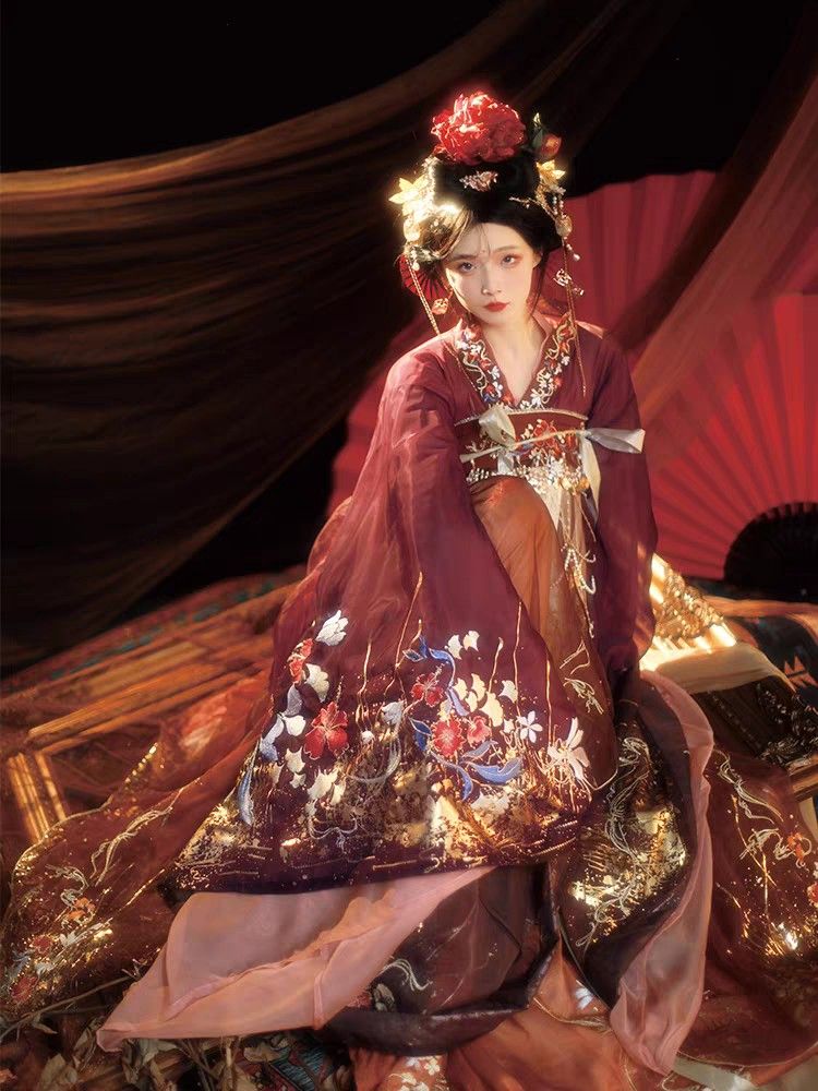 Authentic Hanfu:Embracing the Traditional Beauty of Chinese Heritage Authentic Hanfu:Embracing the Traditional Beauty of Chinese Heritage
