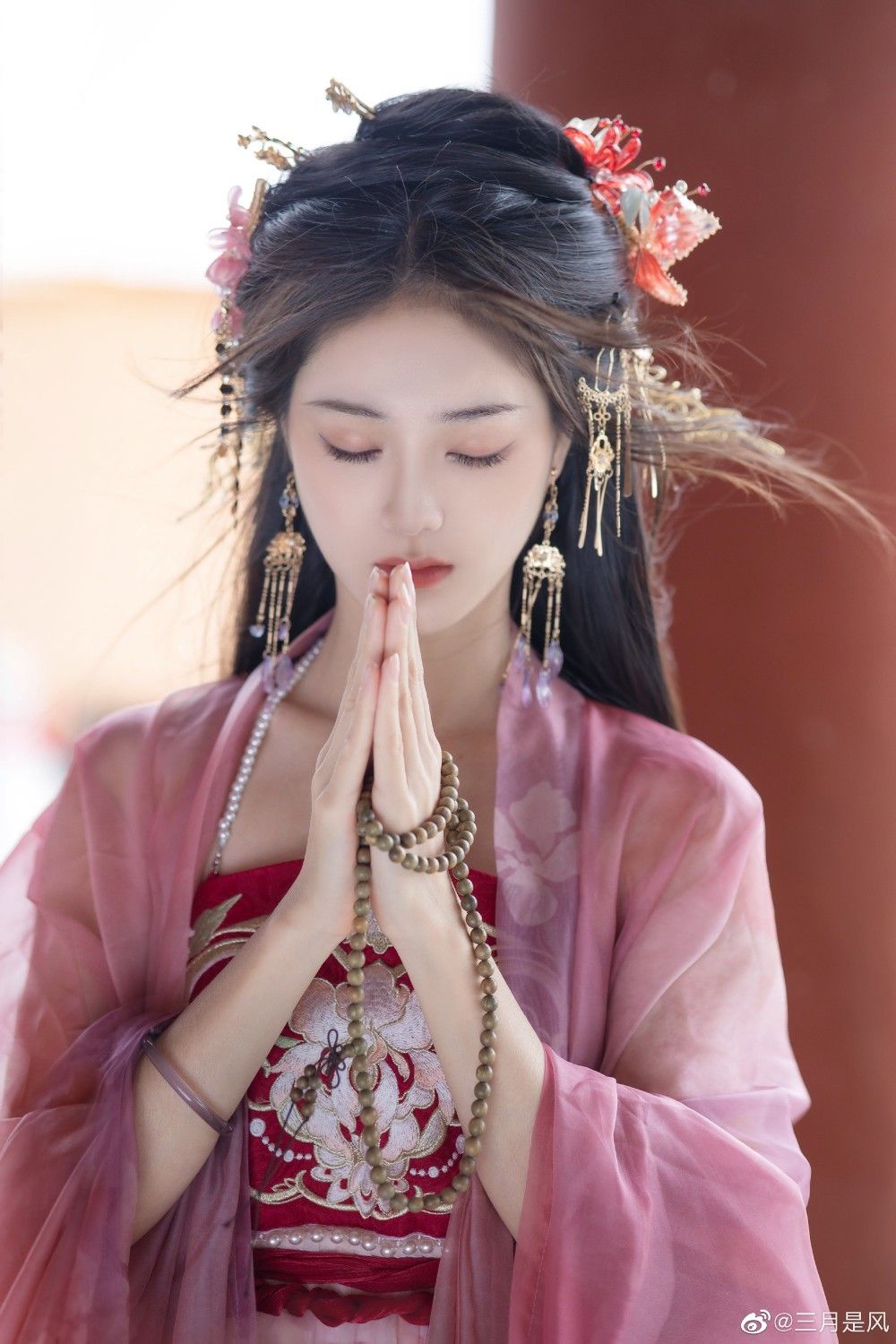 Innovative Summer Hanfu Costumes for Women:Embracing Traditional Elegance with Modern Comfort Innovative Summer Hanfu Costumes for Women:Embracing Traditional Elegance with Modern Comfort