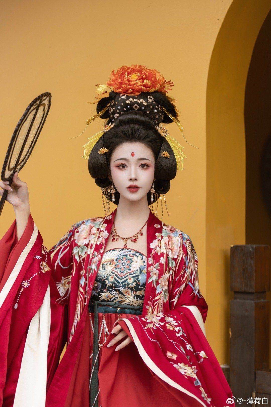 The Charm of Satin-Clad Girls Cheongsam:A Closer Look at the Elegance of Little Girls Qipao The Charm of Satin-Clad Girls Cheongsam:A Closer Look at the Elegance of Little Girls Qipao