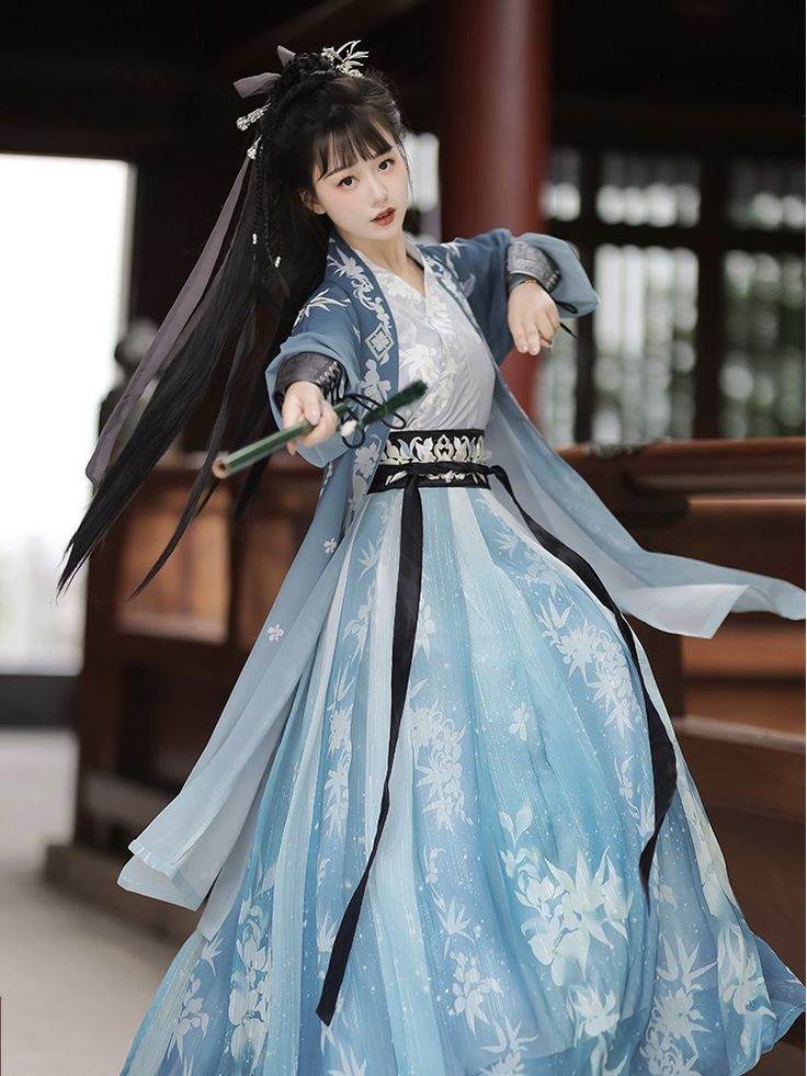 The Rise of Cheongsam Styling:The Elegance of Siting Si Teng The Rise of Cheongsam Styling:The Elegance of Siting Si Teng