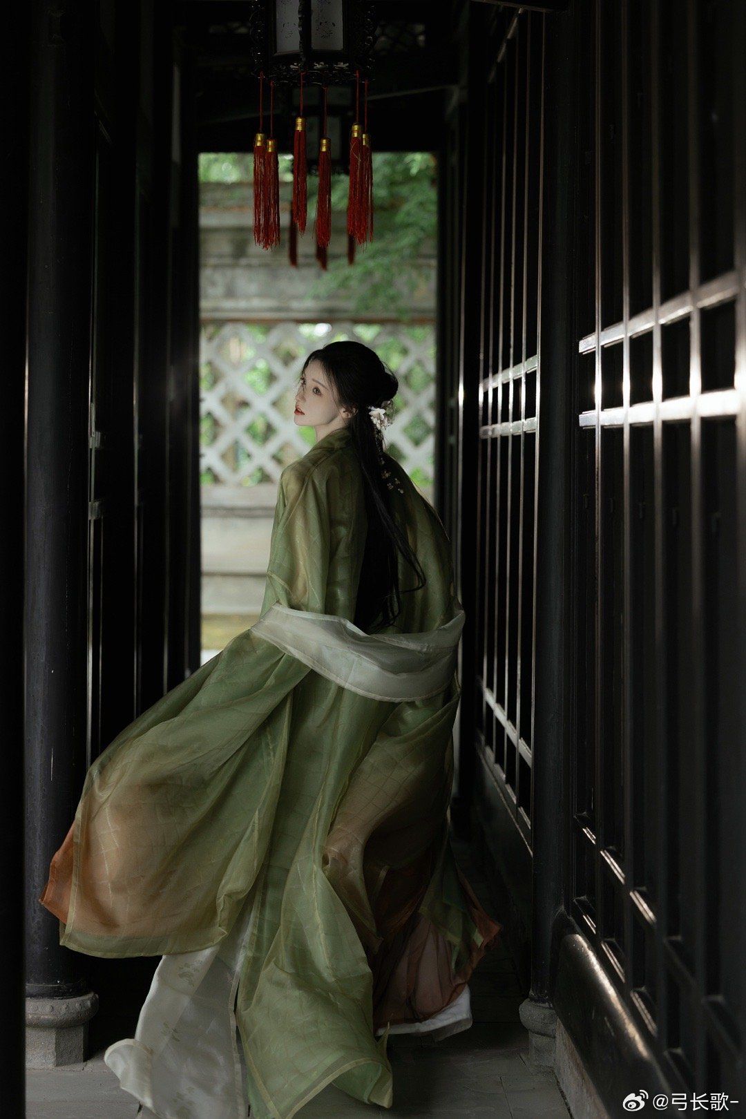 Enhanced Traditional Chinese Hanfu Fashion:A Blend of Modernity and Heritage Enhanced Traditional Chinese Hanfu Fashion:A Blend of Modernity and Heritage