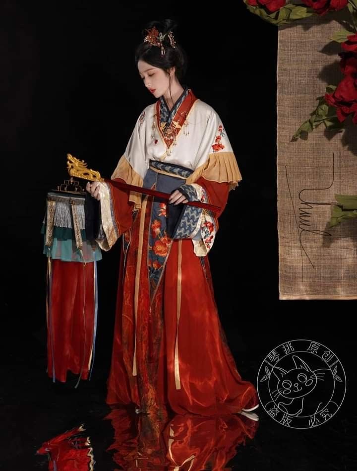Elegant Simplicity of Girls Cheongsam:The Charm of Past Meets Modern Times Elegant Simplicity of Girls Cheongsam:The Charm of Past Meets Modern Times