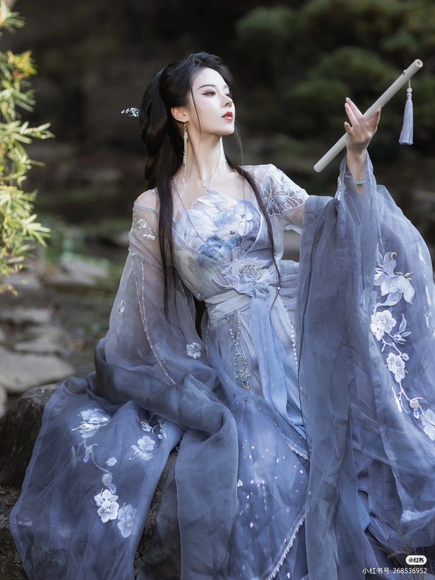 Embracing Modernity in Traditional Qipao:The New Wave of Cheongsam-Inspired Dress Embracing Modernity in Traditional Qipao:The New Wave of Cheongsam-Inspired Dress