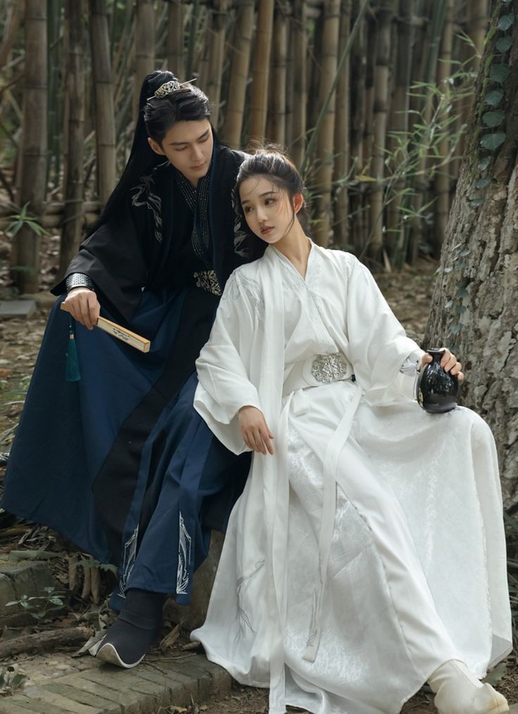 Splendor of Traditional Chinese Beauty:The Revival of Hanfu Fashion Splendor of Traditional Chinese Beauty:The Revival of Hanfu Fashion