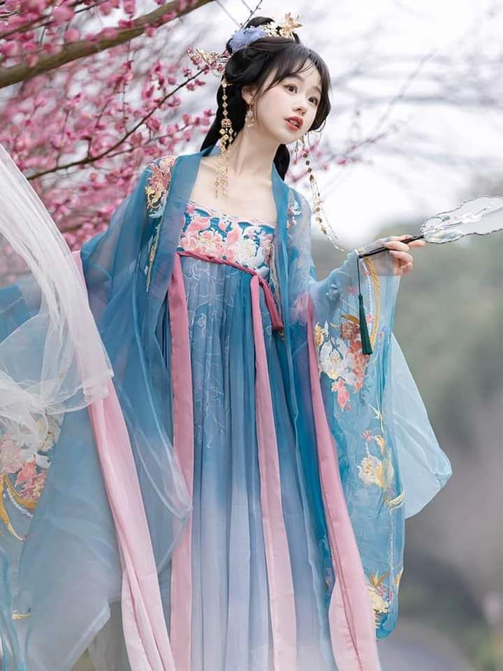 The Ming-Style Horseface Skirt:A Cultural Icon of Traditional Chinese Clothing The Ming-Style Horseface Skirt:A Cultural Icon of Traditional Chinese Clothing