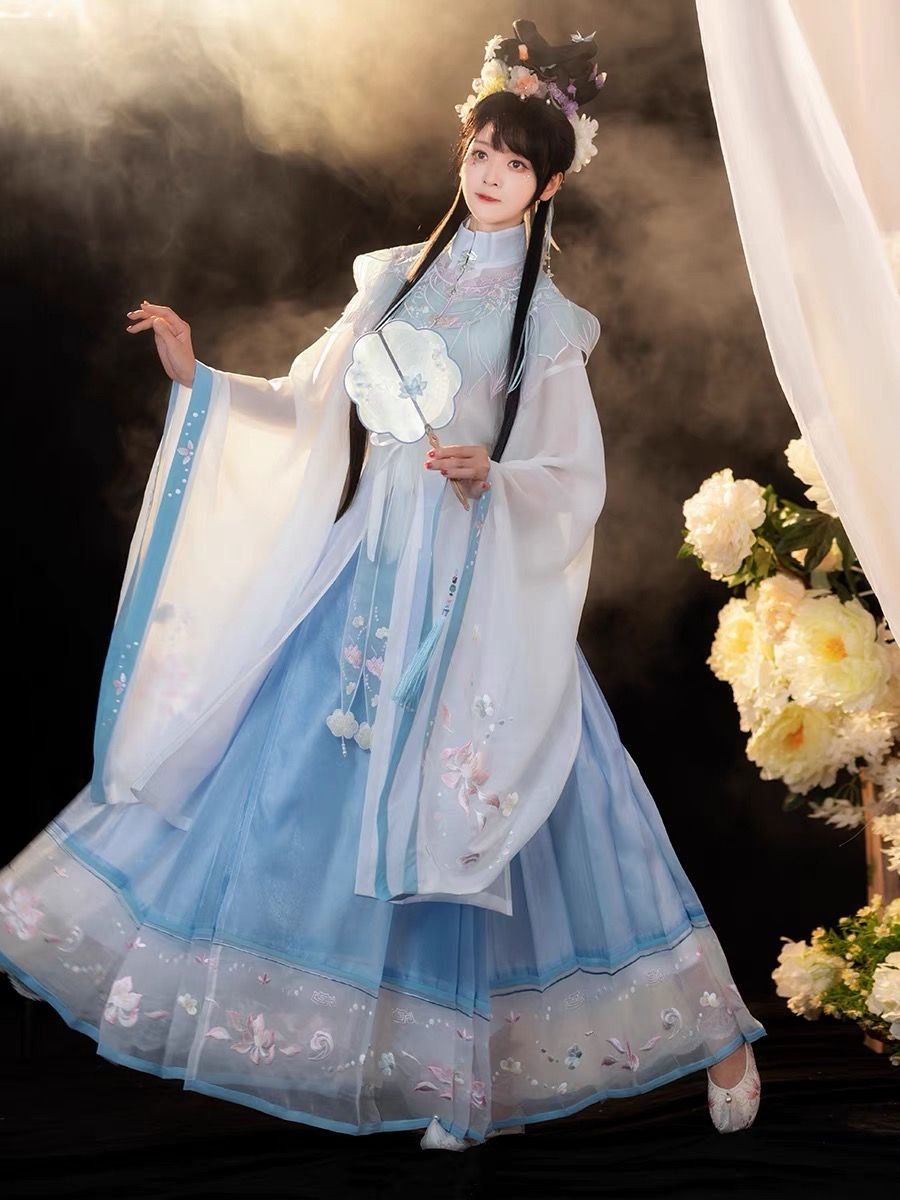 The Charm of Short-Style Cheongsam Skirts The Charm of Short-Style Cheongsam Skirts