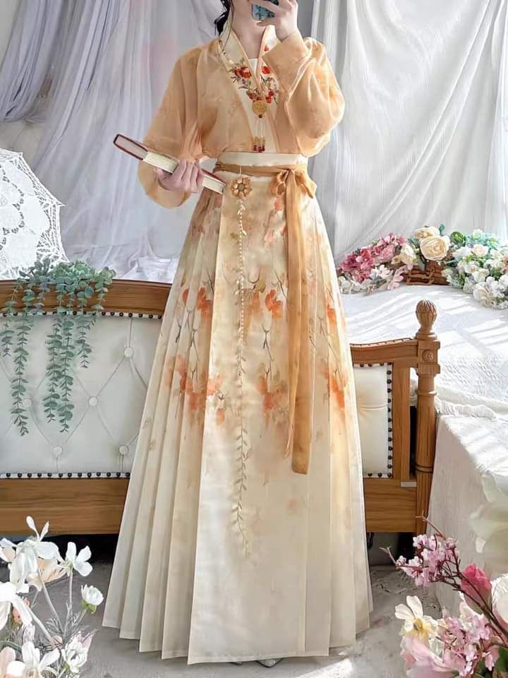 Summer Mule-Tail Skirt Ensemble for Women A Fashion Statement Summer Mule-Tail Skirt Ensemble for Women A Fashion Statement