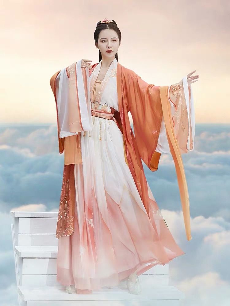 Winter Hanfu Fashion for Little Girls:A Guide to Traditional Chinese Attire in Cold Weather Winter Hanfu Fashion for Little Girls:A Guide to Traditional Chinese Attire in Cold Weather