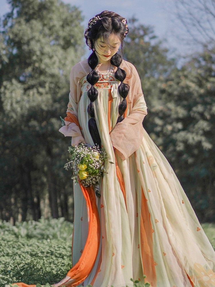 Reimagining the Cheongsam Blouse for Women in Autumn Winter:Fashion Innovations for a Classic Style Reimagining the Cheongsam Blouse for Women in Autumn Winter:Fashion Innovations for a Classic Style