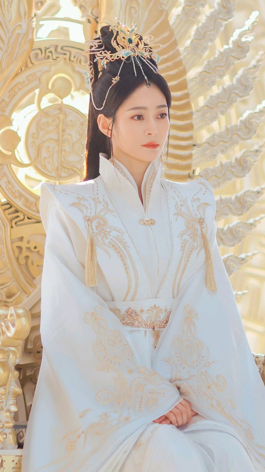 Elegant Summer of Hanfu Fairy-like Elegance in Ancient Chinese Style Elegant Summer of Hanfu Fairy-like Elegance in Ancient Chinese Style