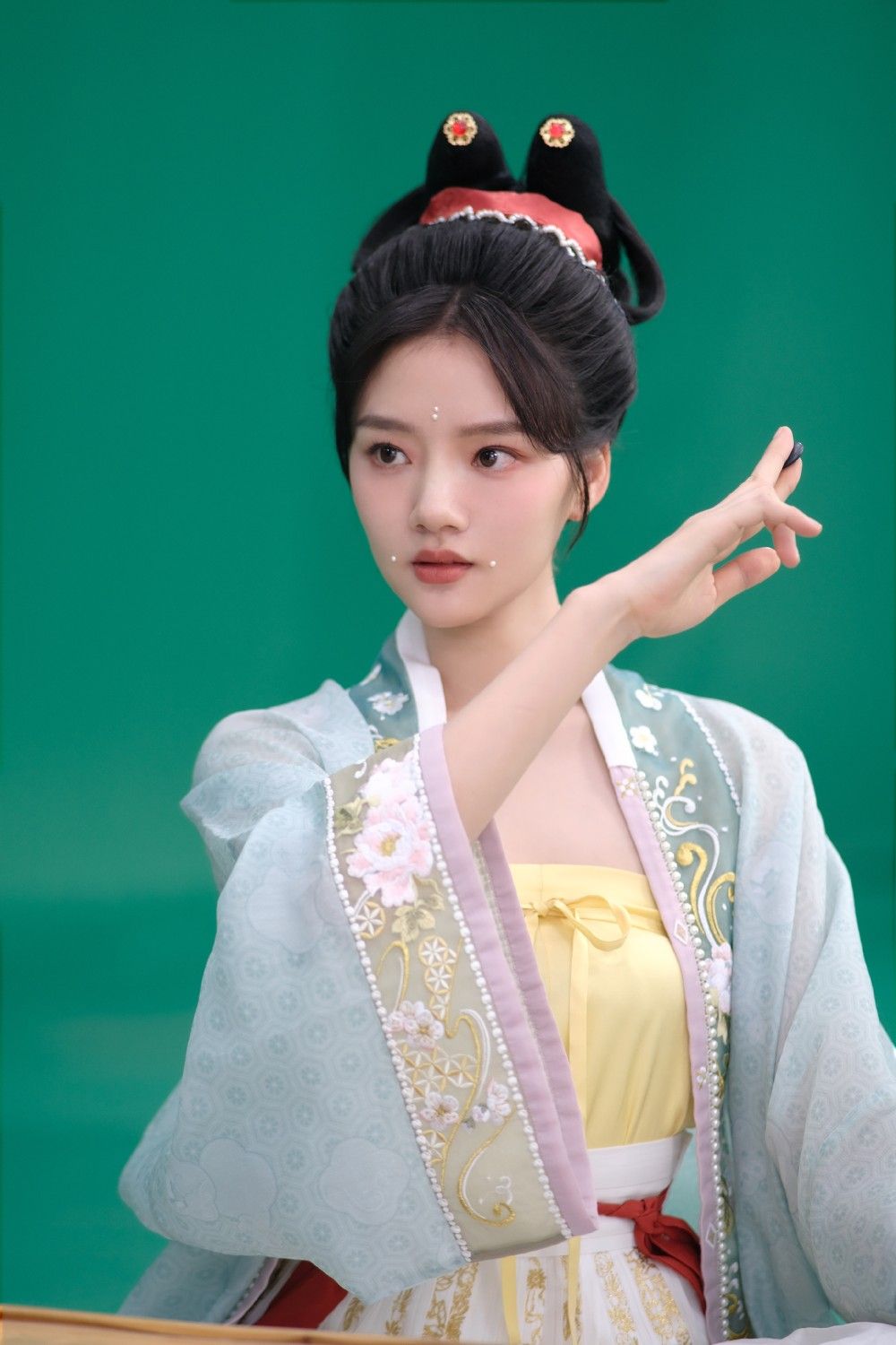The Splendor of Childrens Hanfu Caps:The Imperial Guards Legacy in Modern Times The Splendor of Childrens Hanfu Caps:The Imperial Guards Legacy in Modern Times