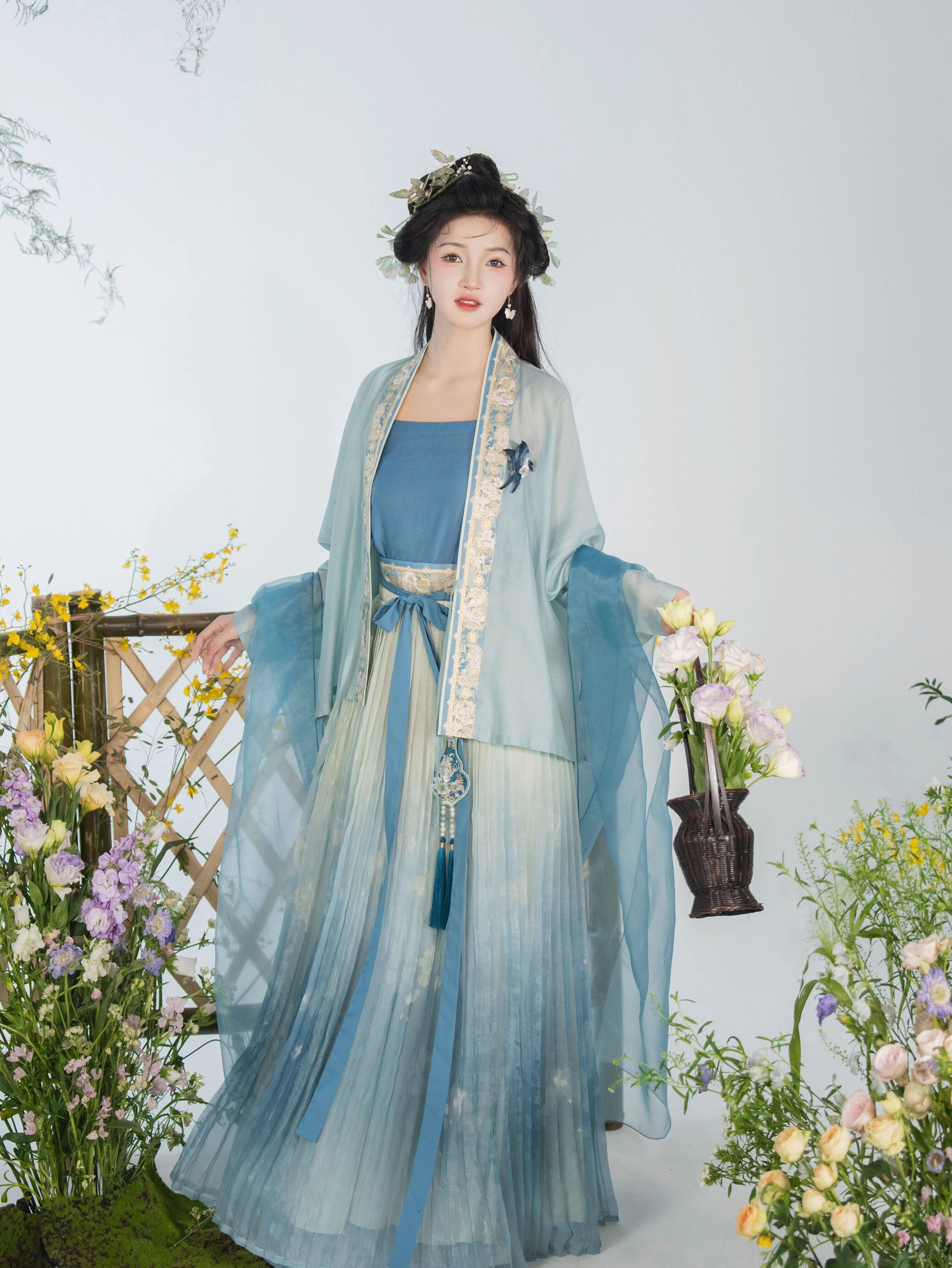 Embracing the Curves:The Rise of Plus-Size Cheongsam Fashion Embracing the Curves:The Rise of Plus-Size Cheongsam Fashion