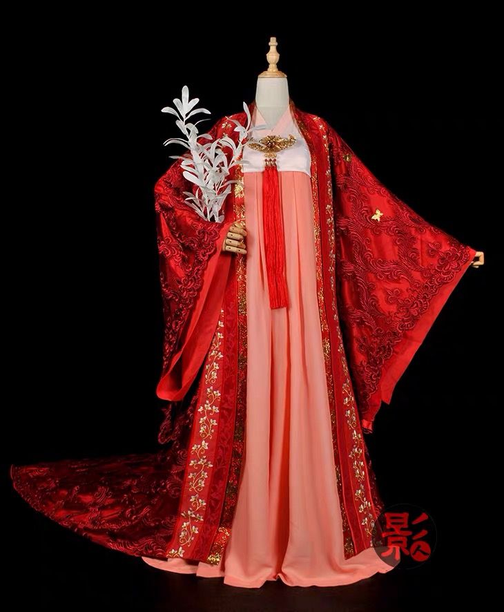The Splendor of Hanfu:The Story of the Great Ming Palace The Splendor of Hanfu:The Story of the Great Ming Palace
