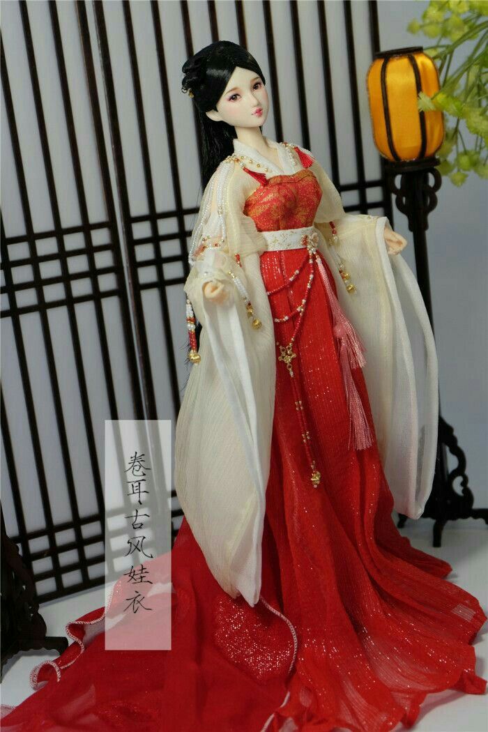 Vietnamese Ao Dai Cheongsam for the Petite Figure Vietnamese Ao Dai Cheongsam for the Petite Figure