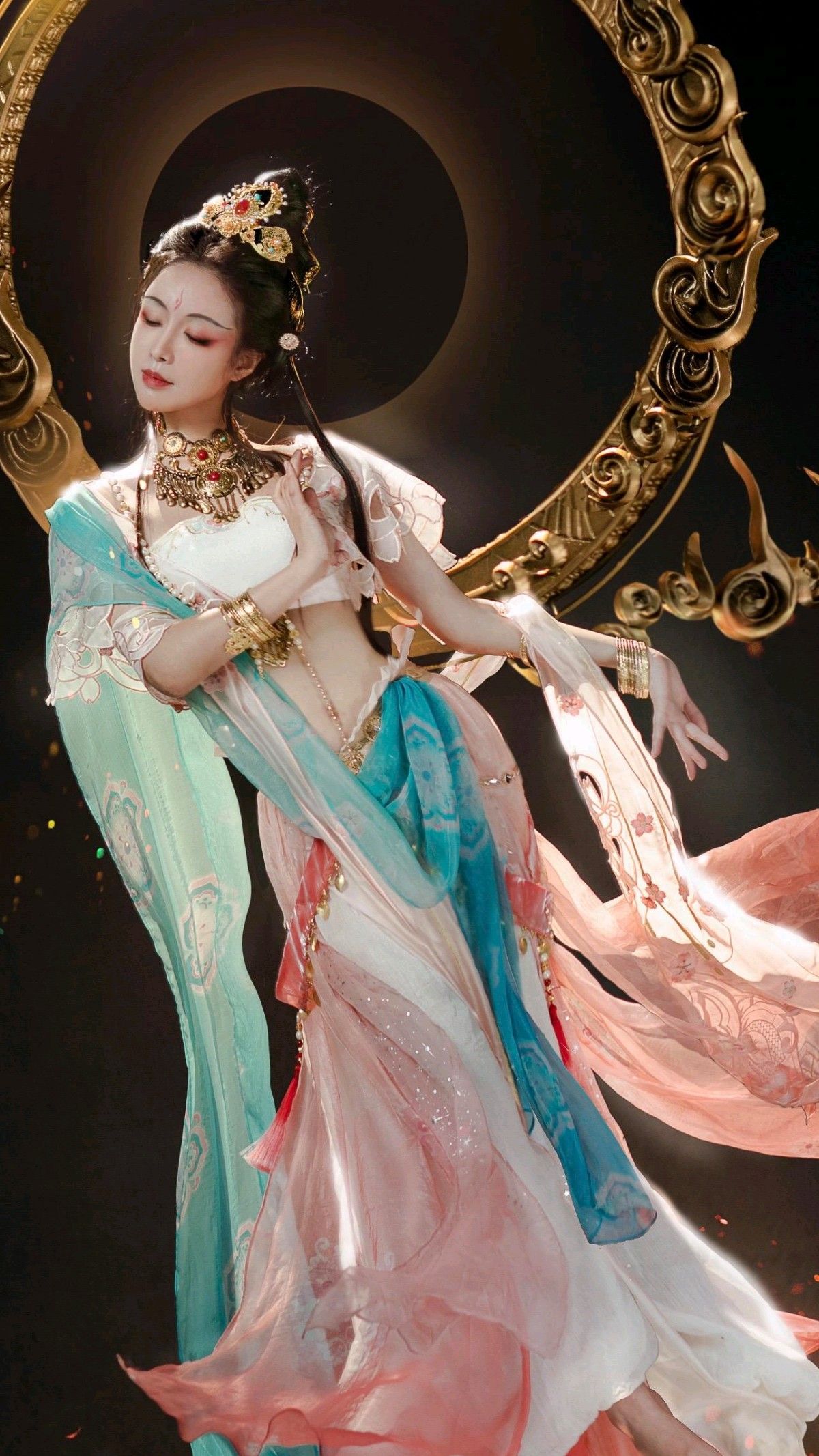 Mosaic Pavilion:The Revival of Hanfu Fashion in Modern Times Mosaic Pavilion:The Revival of Hanfu Fashion in Modern Times