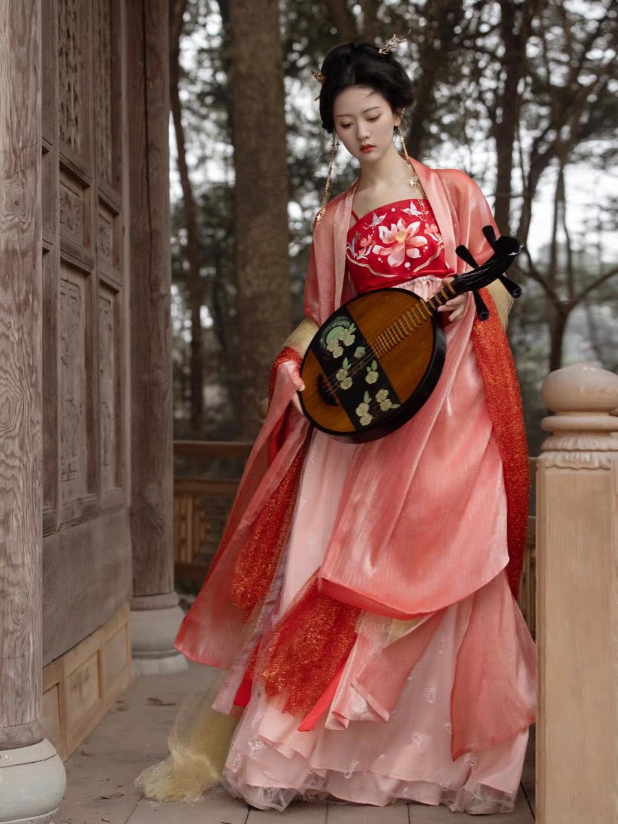 The Evolution of Traditional Hanfu Headwear:Exploring the Rich Heritage of Hanfu Headpieces The Evolution of Traditional Hanfu Headwear:Exploring the Rich Heritage of Hanfu Headpieces
