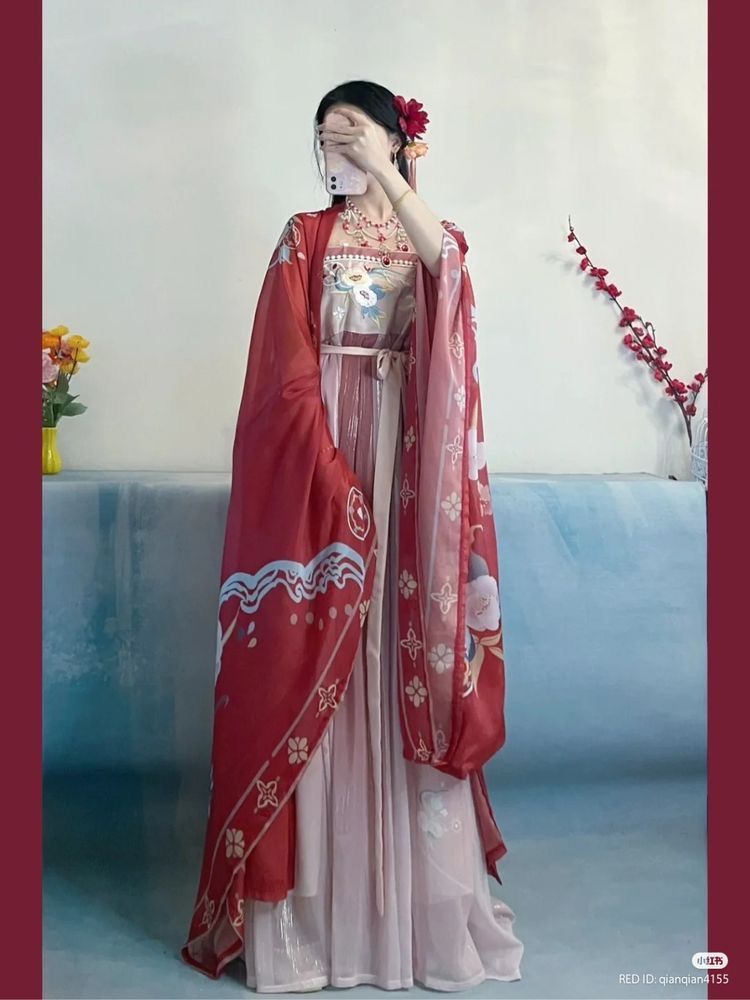 Exploring the Exotic Charm of Hanfu with Dunhuang Flying Apsaras Accessories Exploring the Exotic Charm of Hanfu with Dunhuang Flying Apsaras Accessories